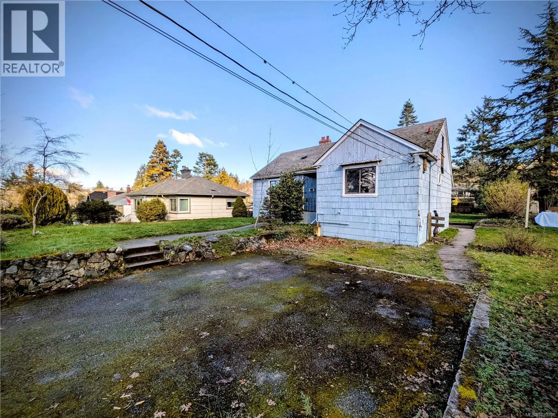 Property at 3661 CRAIGMILLAR AVE, Saanich, BC