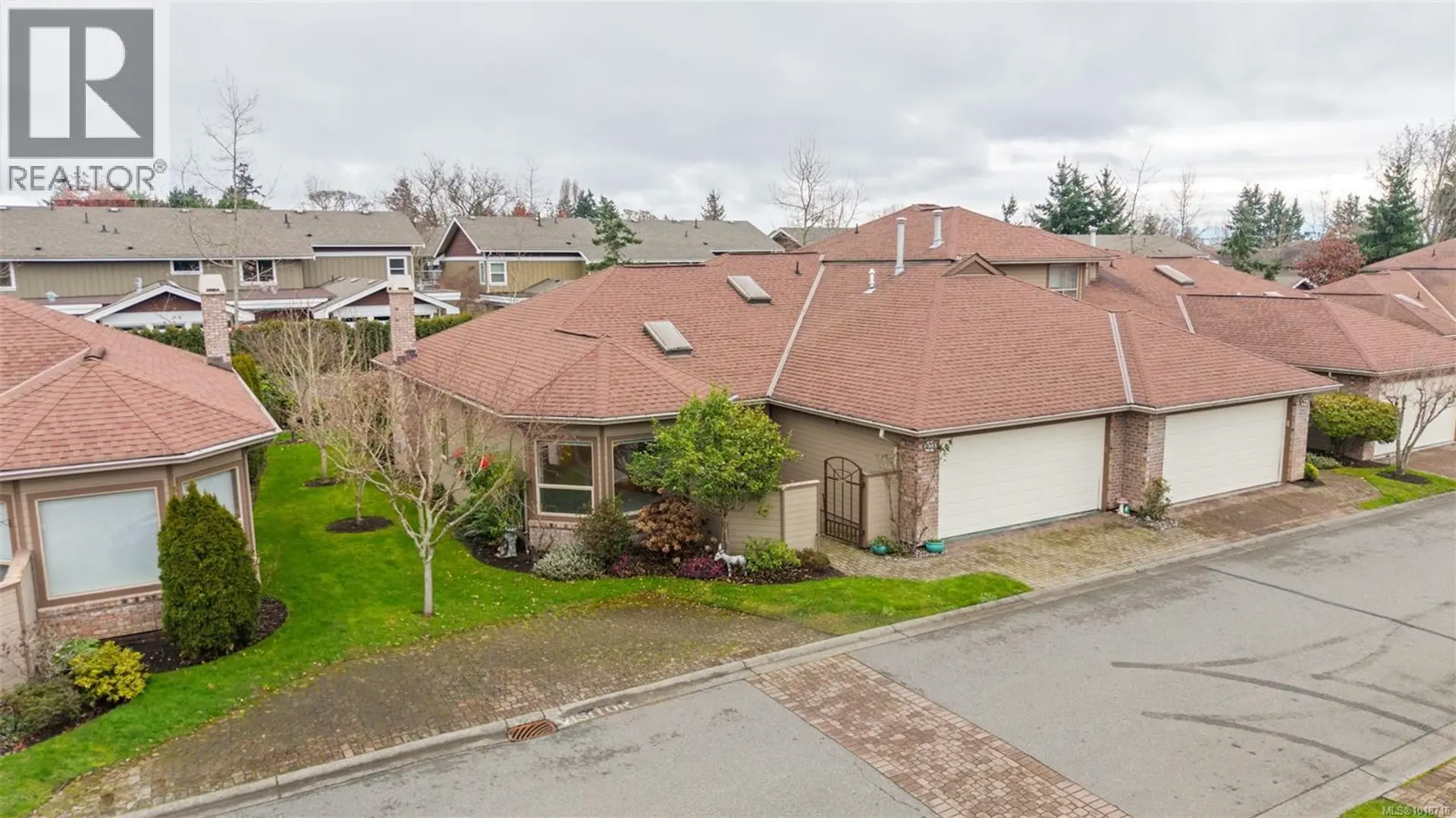 Property at #403 4515 Pipeline Rd, Saanich, BC