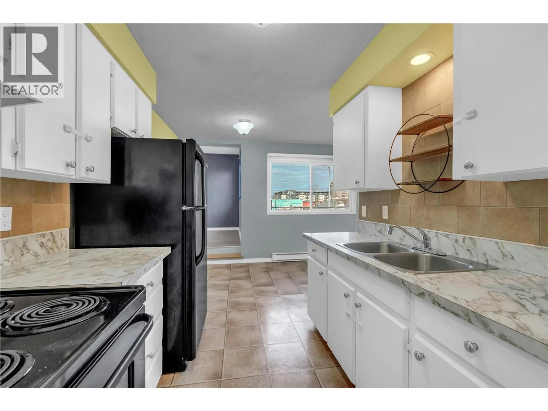 Property at 328 NANAIMO AVENUE W, Penticton, BC