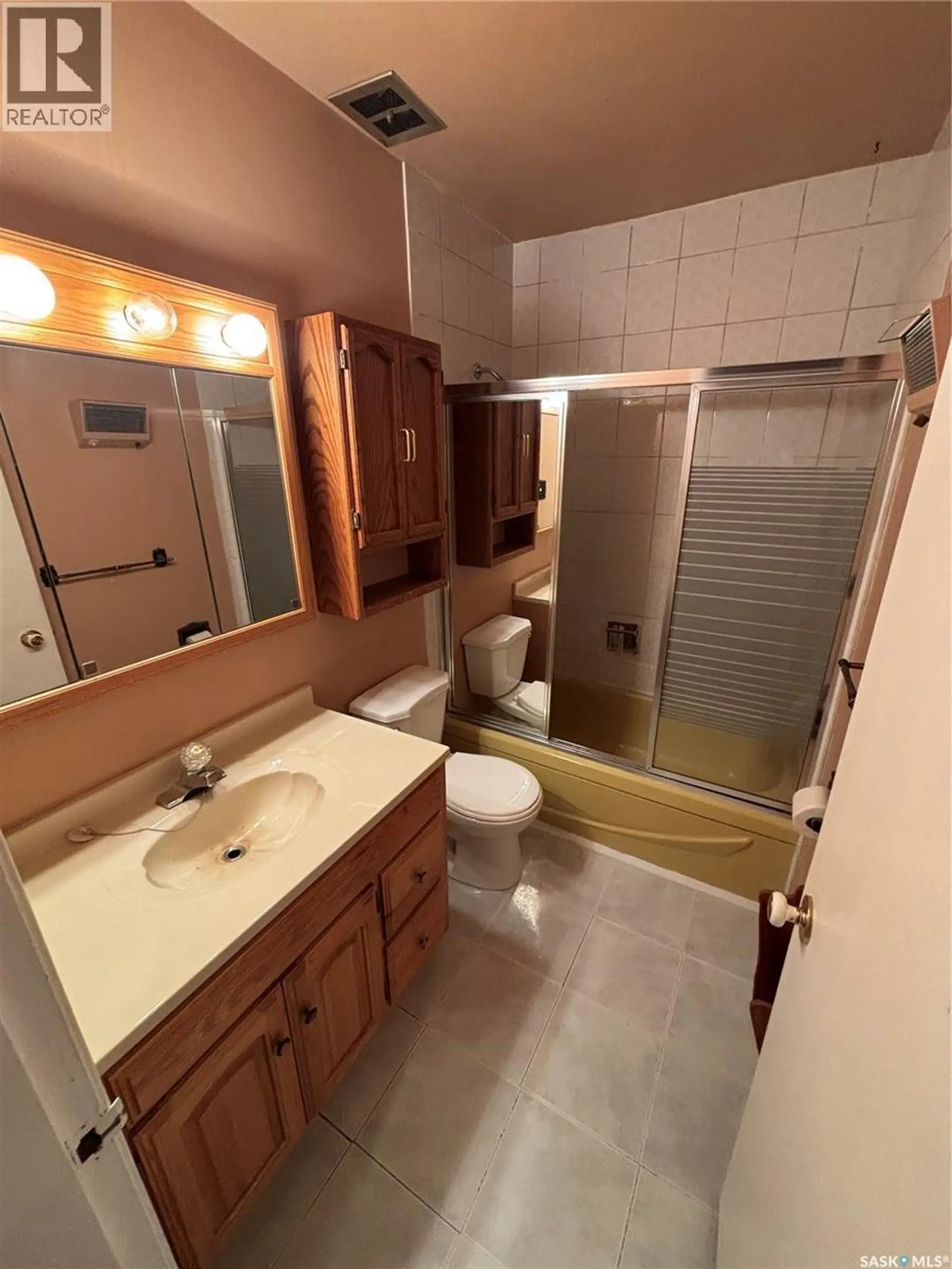 #31 26 Shaw STREET - Image 9