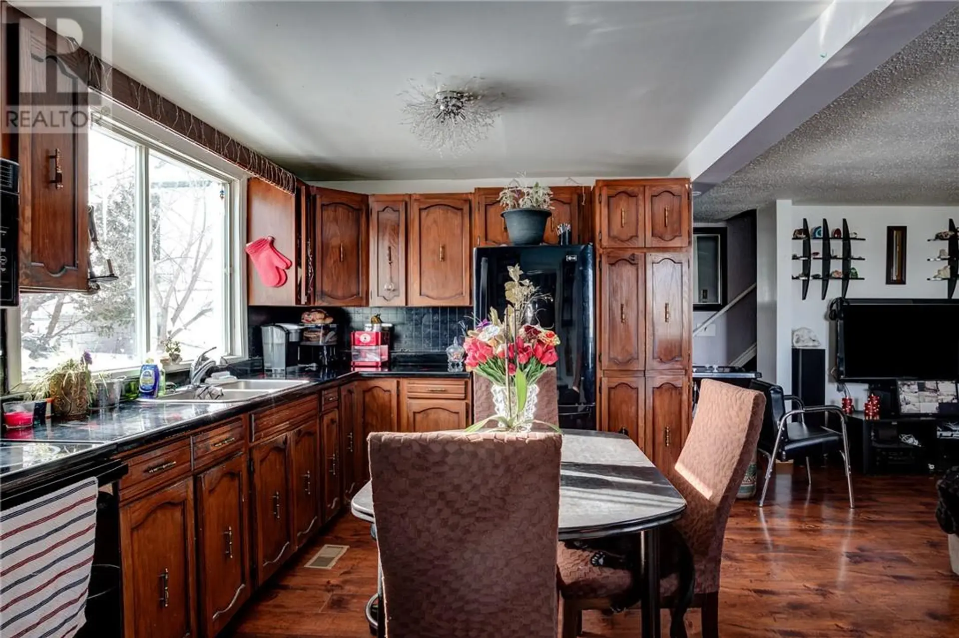 435 CLINTON AVENUE - Image 3