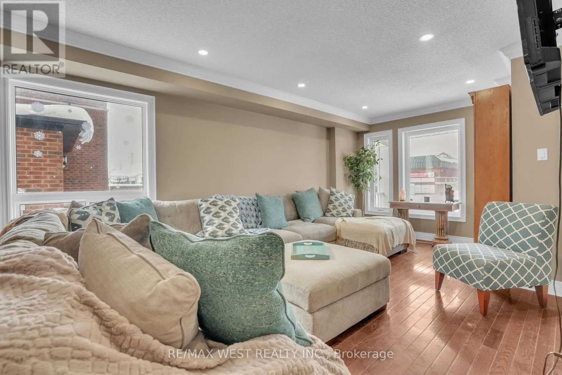 173 PRINCE WILLIAM WAY - Image 2