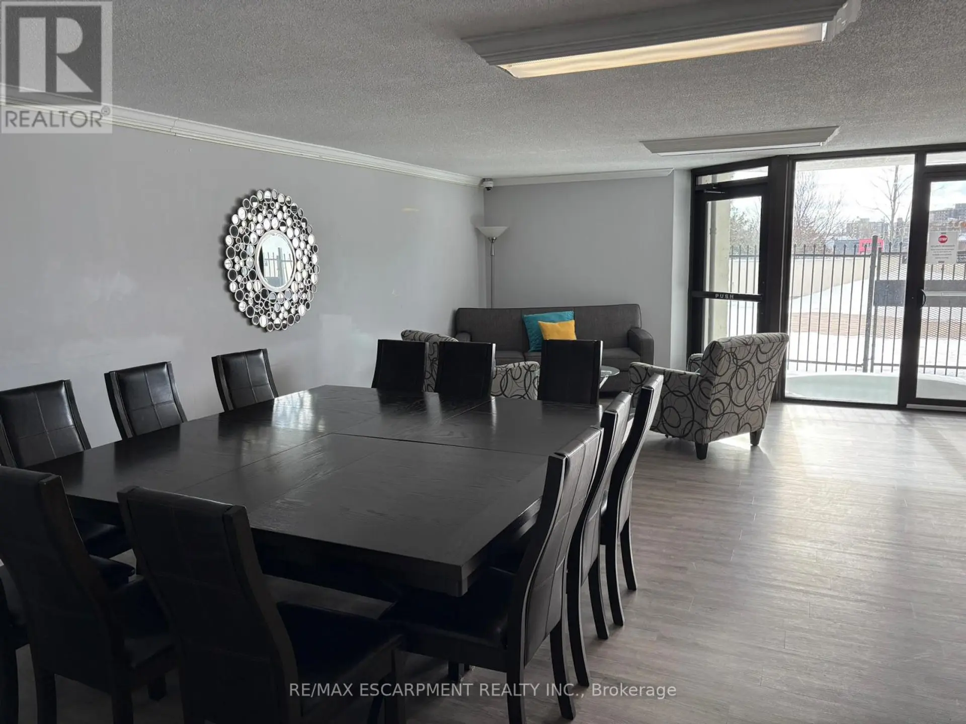 #404 363 COLBORNE STREET - Image 17