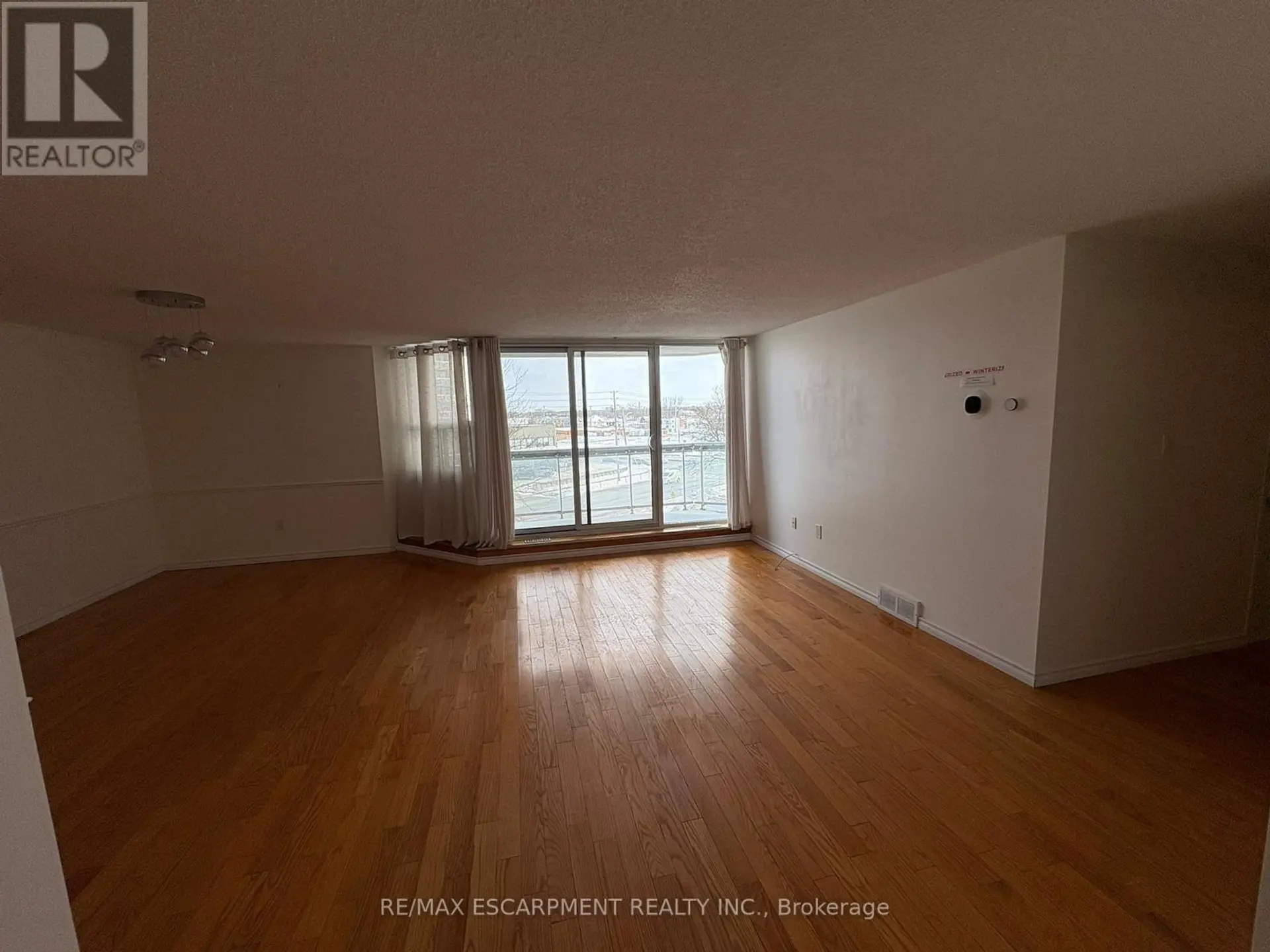 #404 363 COLBORNE STREET - Image 4