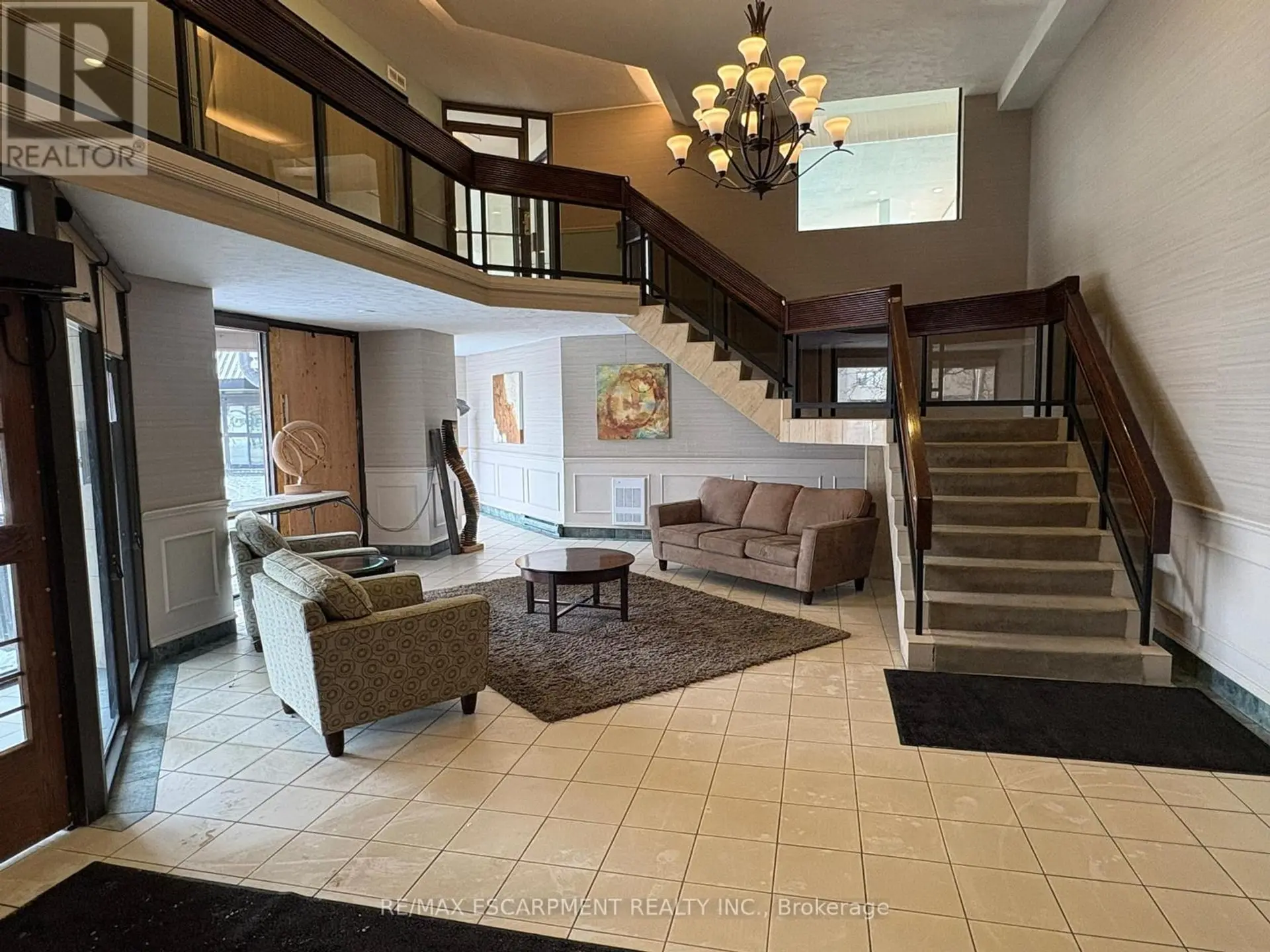 #404 363 COLBORNE STREET - Image 2