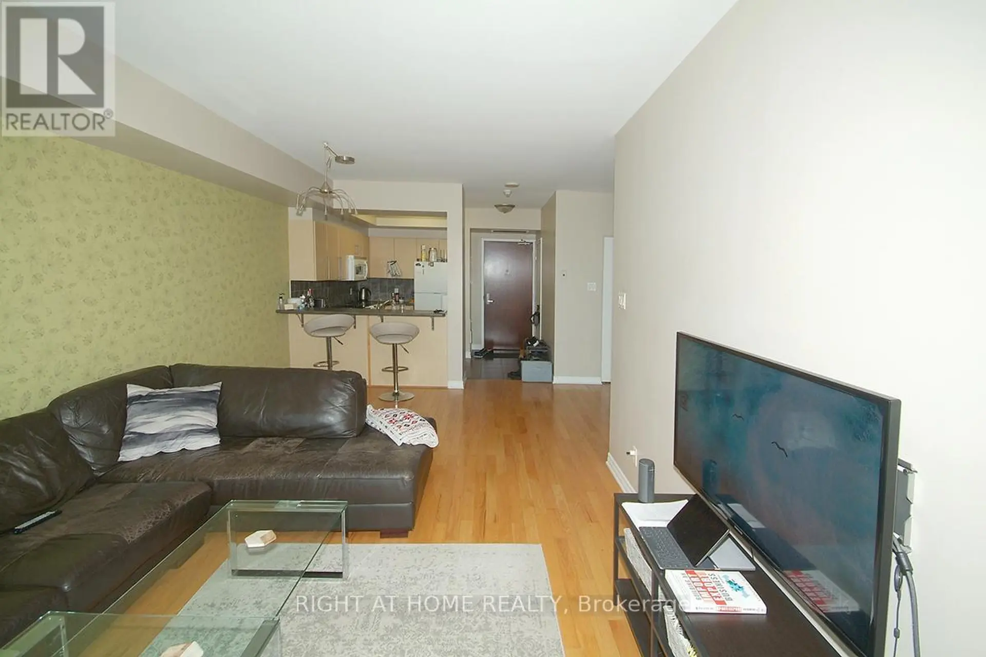 #702 200 RIDEAU STREET - Image 6