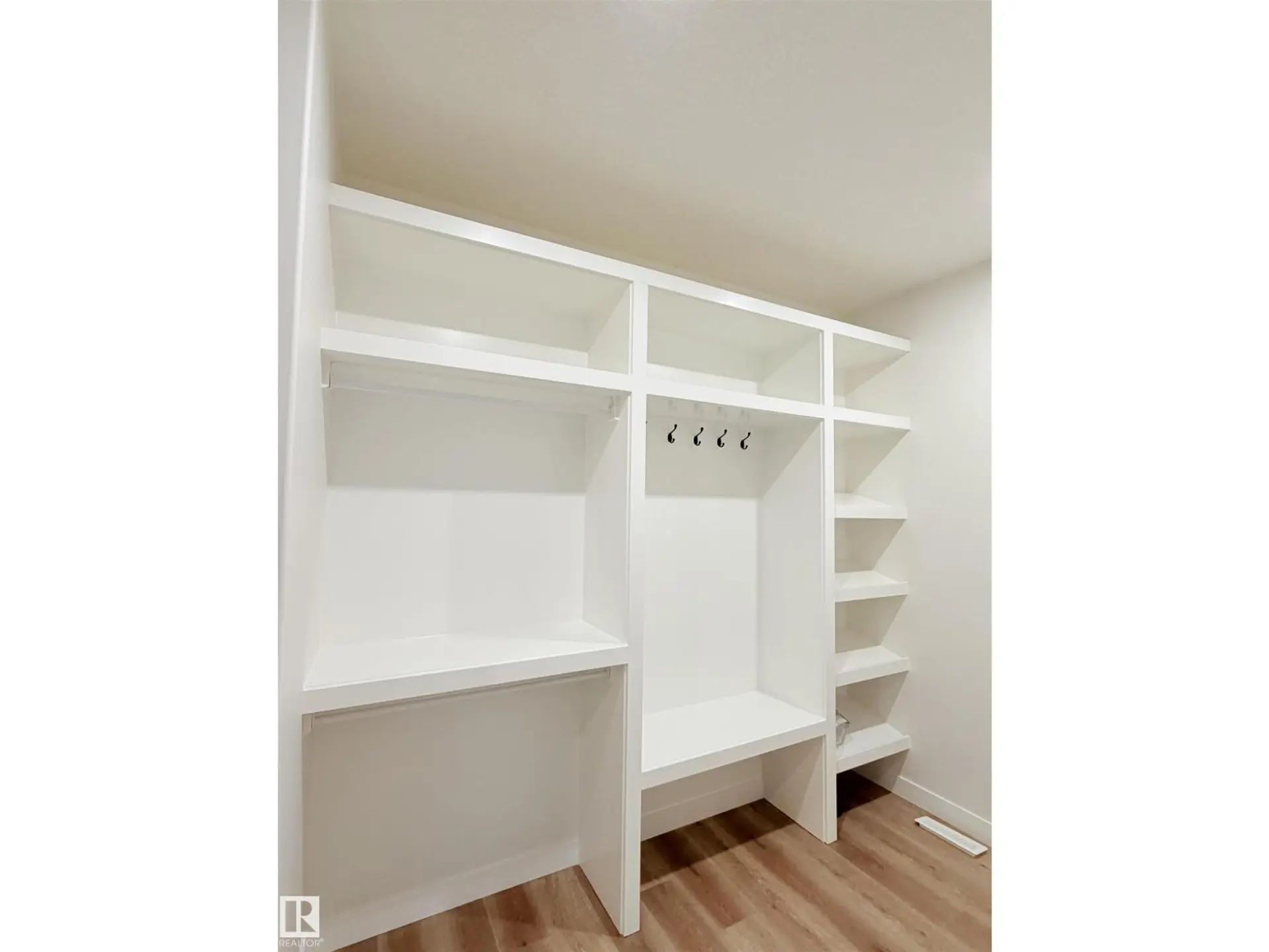 3150 MAGPIE WAY NW - Image 2