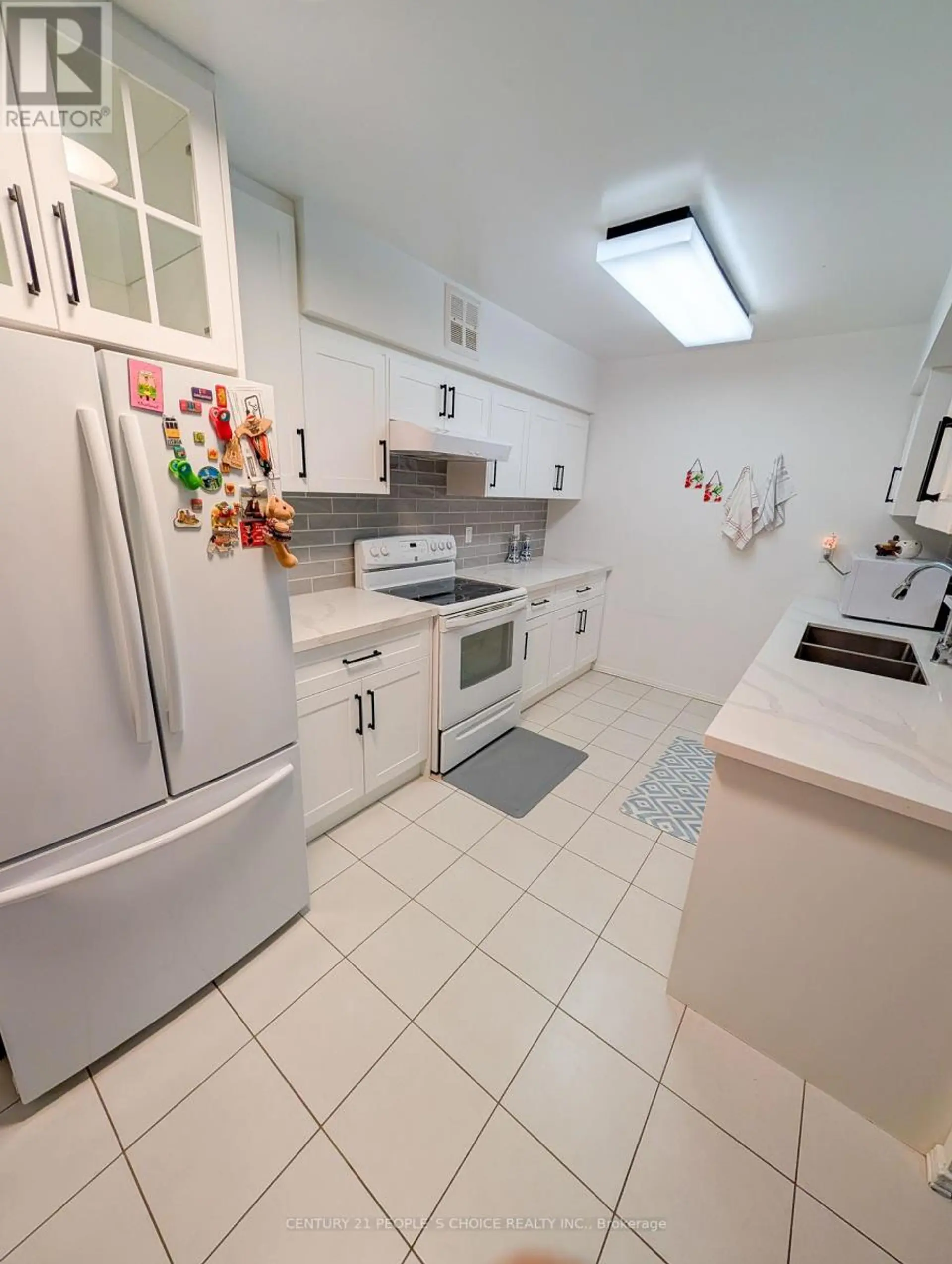 #403 30 GREENFIELD AVENUE - Image 3