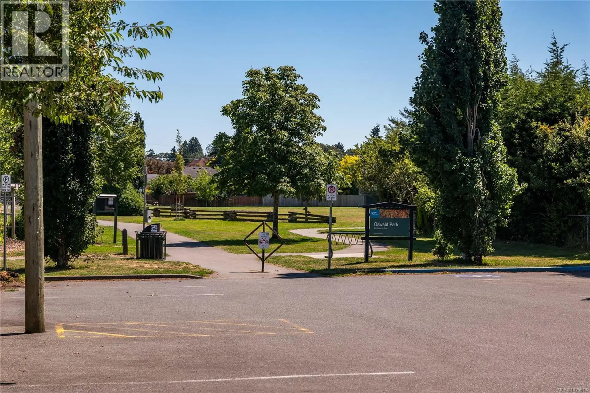 Property at 3033 CEDAR HILL RD, Victoria, BC