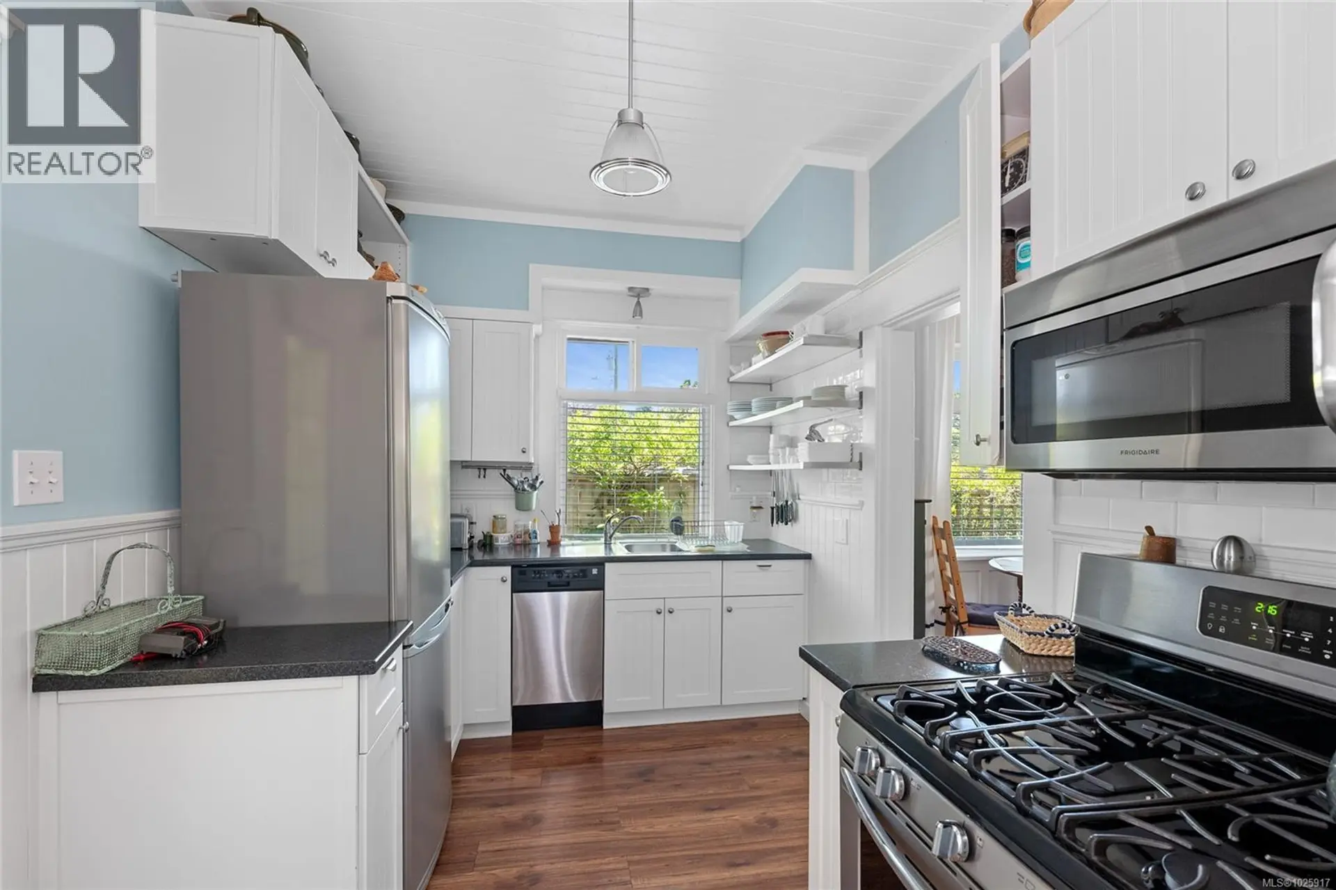 Property at 3033 CEDAR HILL RD, Victoria, BC