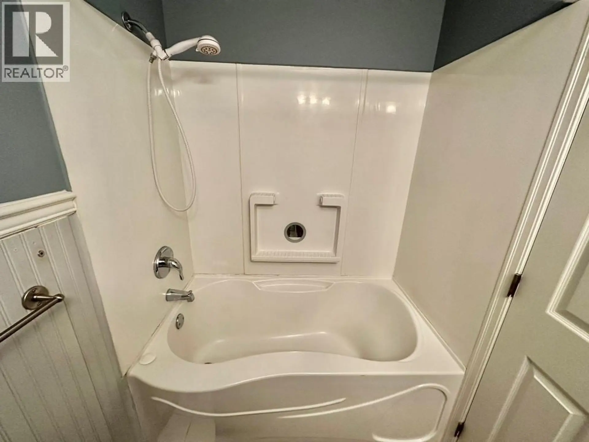 Property at #404 3155 GORDON DRIVE, Kelowna, BC