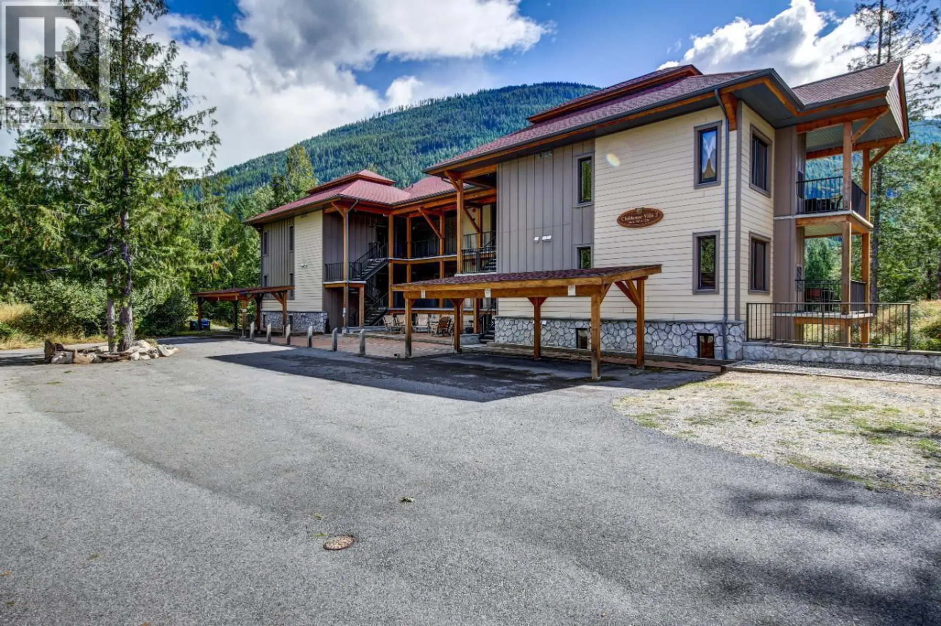 Property at 16310 WOOLGAR ROAD UNIT# 1/4 SHARE OF 220, Crawford Bay, BC