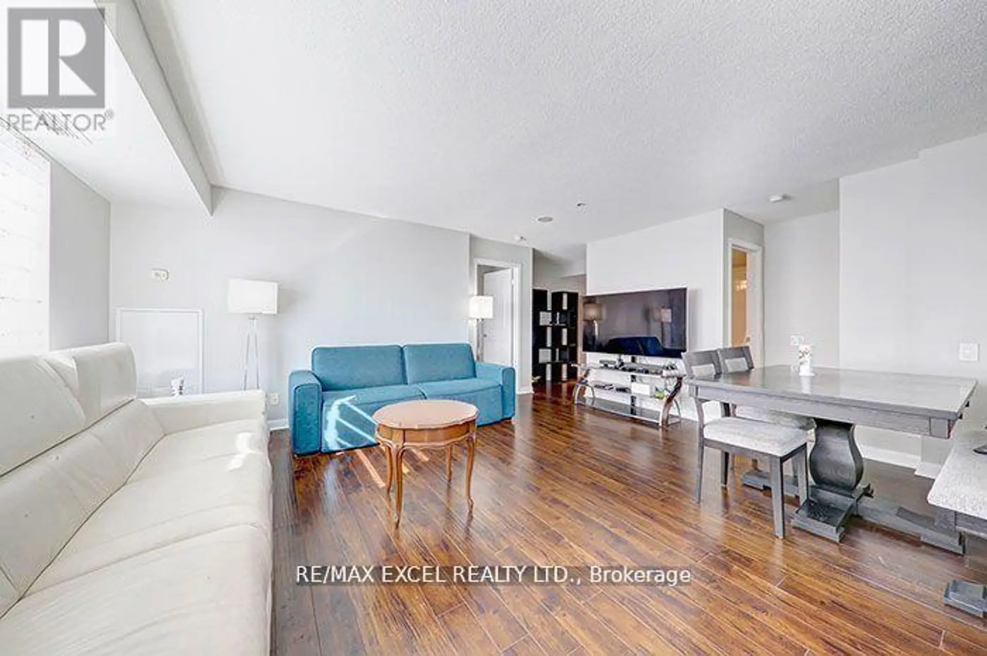 #608 25 TOWN CENTRE CRT STREET S - Image 8