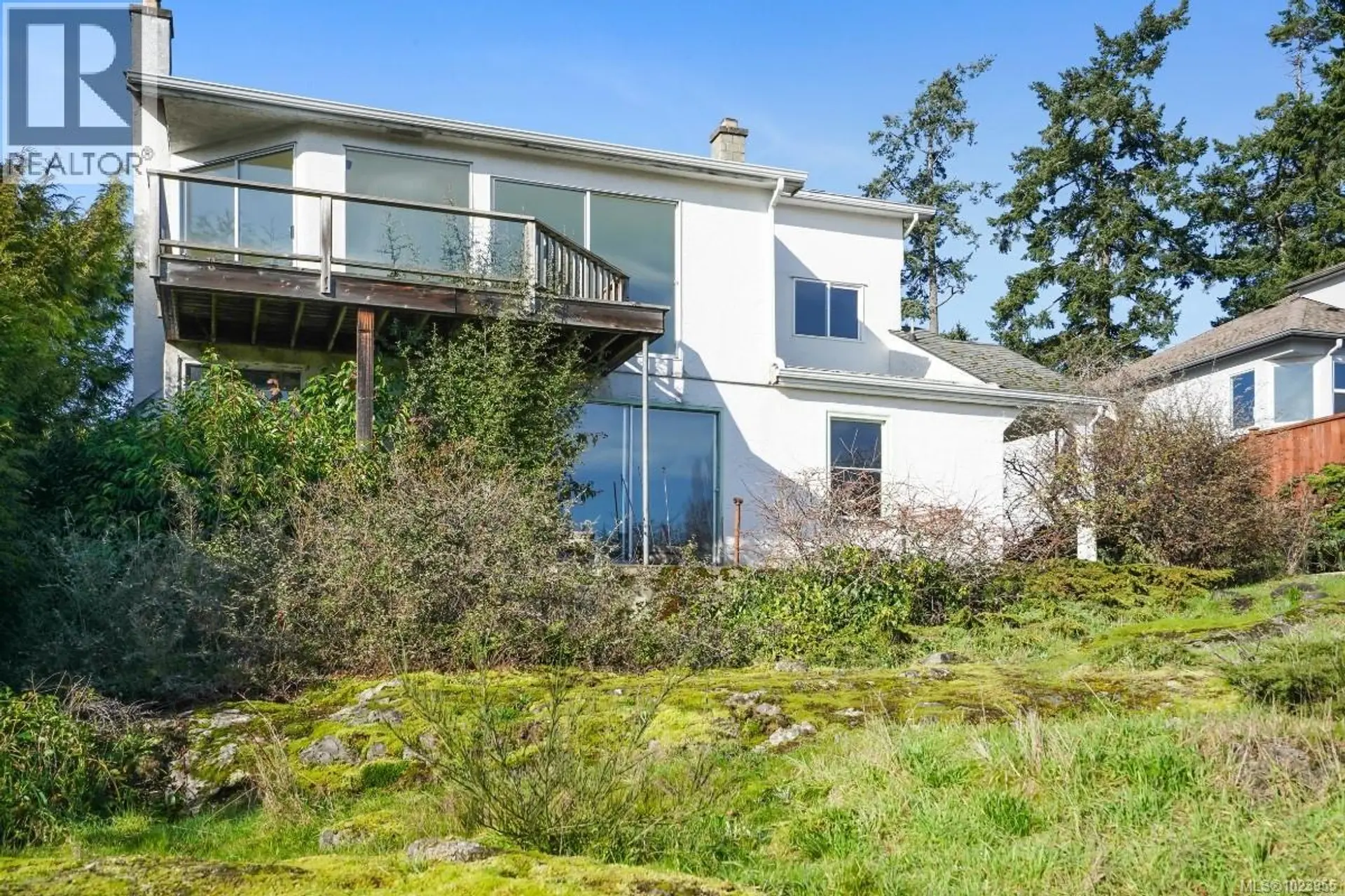 Property at 304 BESSBOROUGH AVE, View Royal, BC