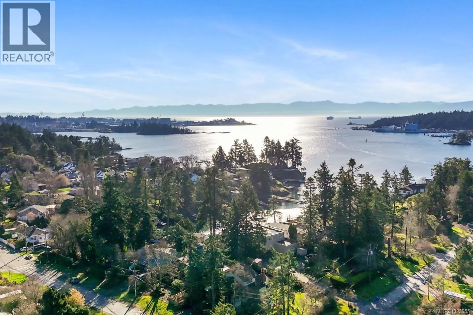 Property at 304 BESSBOROUGH AVE, View Royal, BC