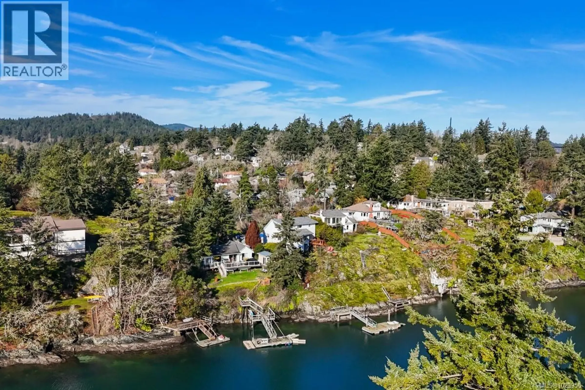 Property at 304 BESSBOROUGH AVE, View Royal, BC