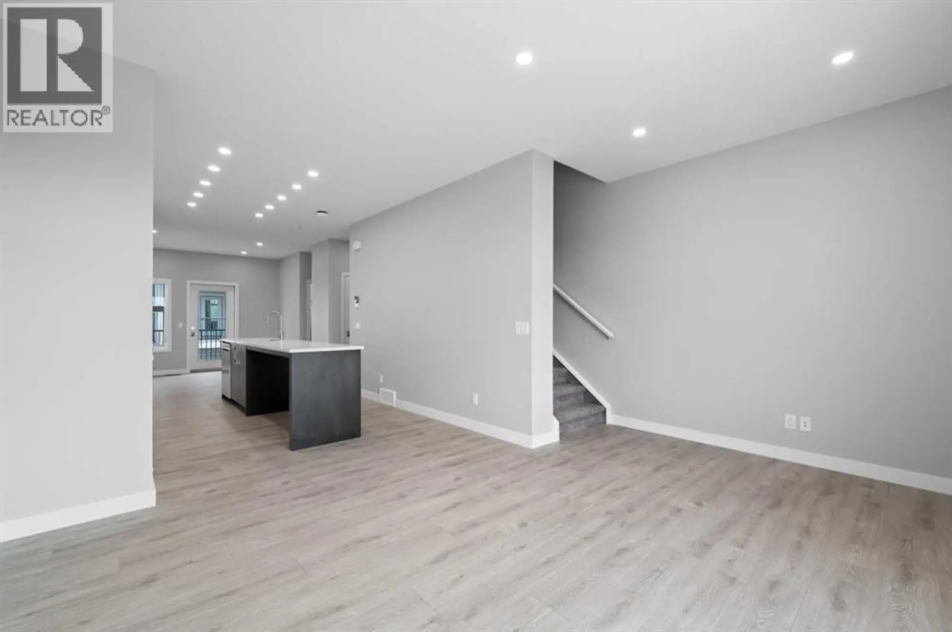 607 MAHOGANY ROAD SE - Image 9