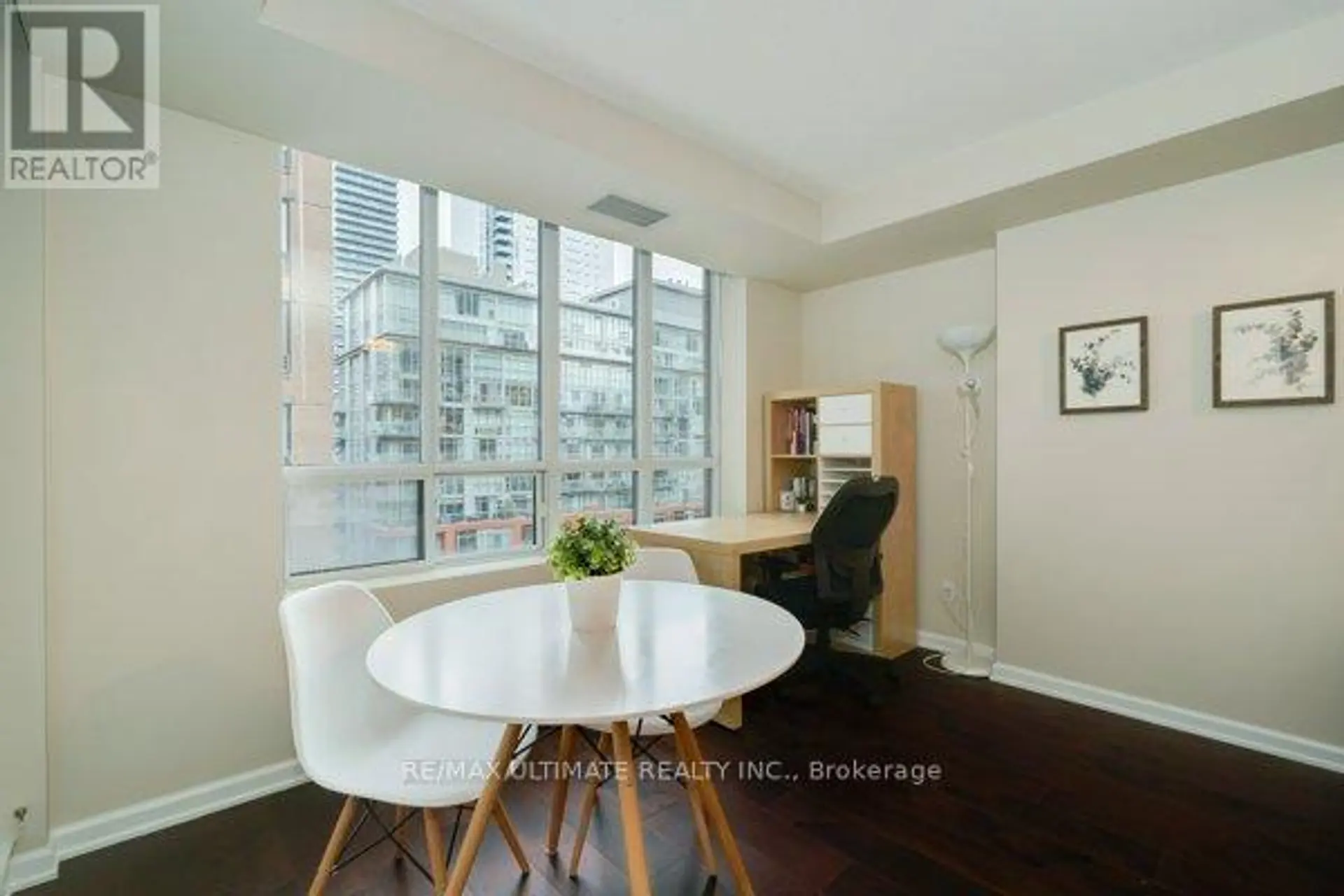 #1004 140 SIMCOE STREET - Image 10