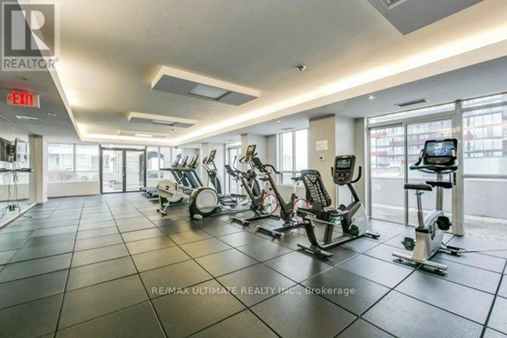 #1004 140 SIMCOE STREET - Image 12
