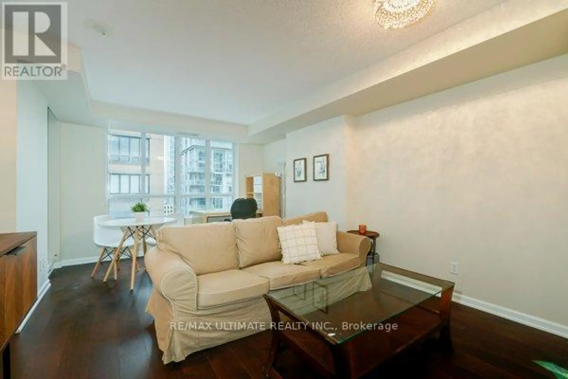 #1004 140 SIMCOE STREET - Image 6