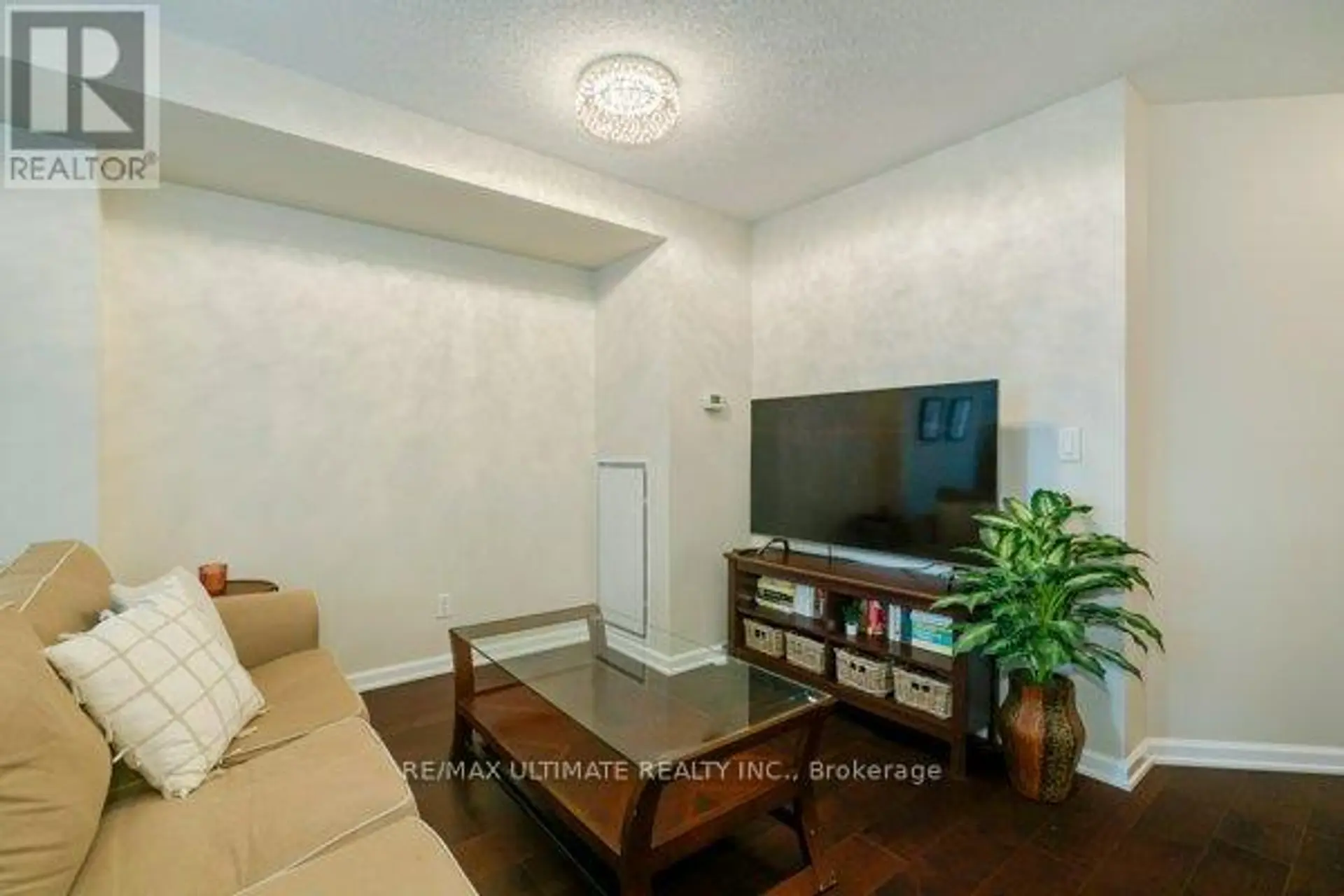 #1004 140 SIMCOE STREET - Image 9