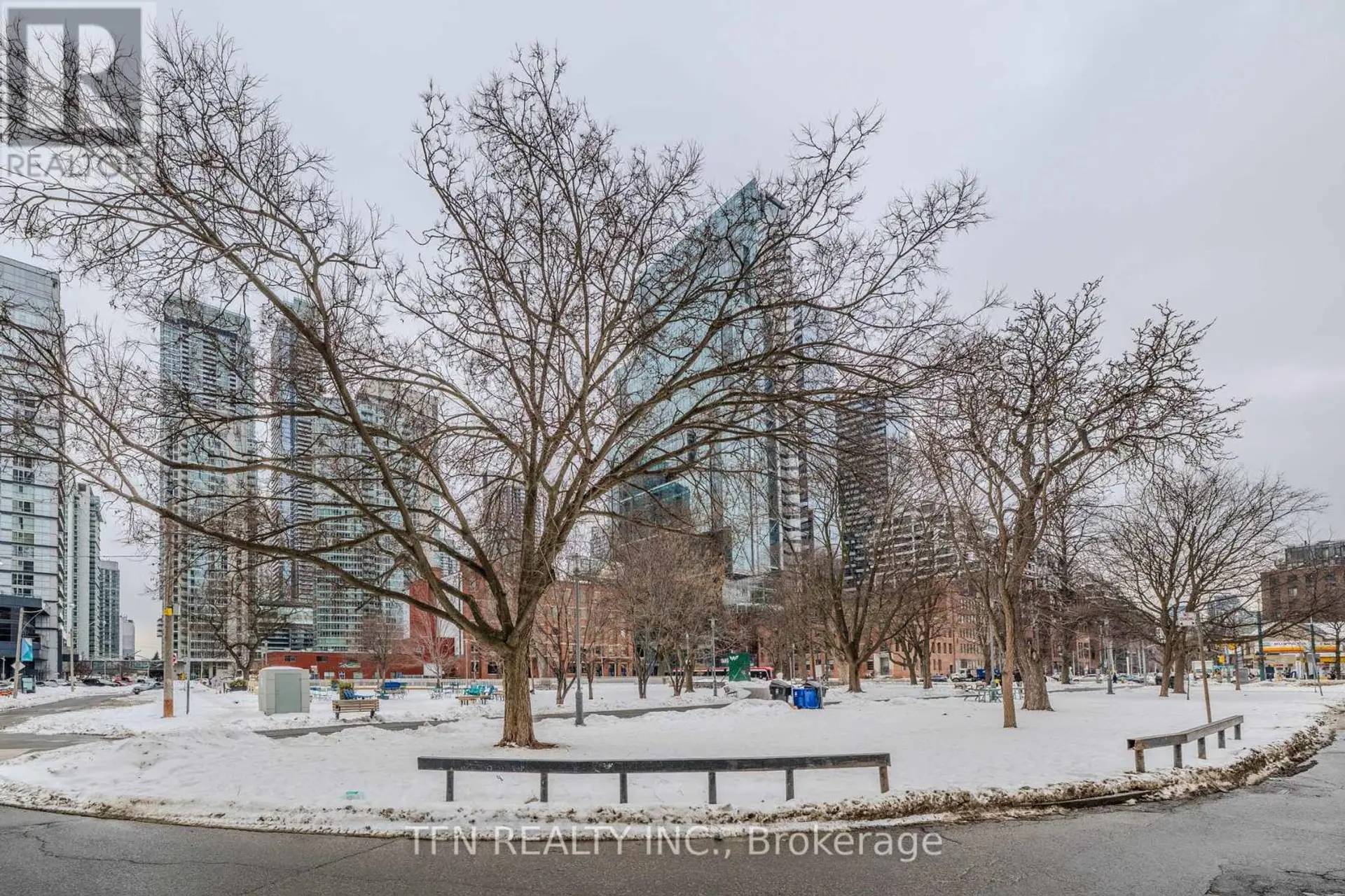 #M22 350 WELLINGTON STREET W - Image 16