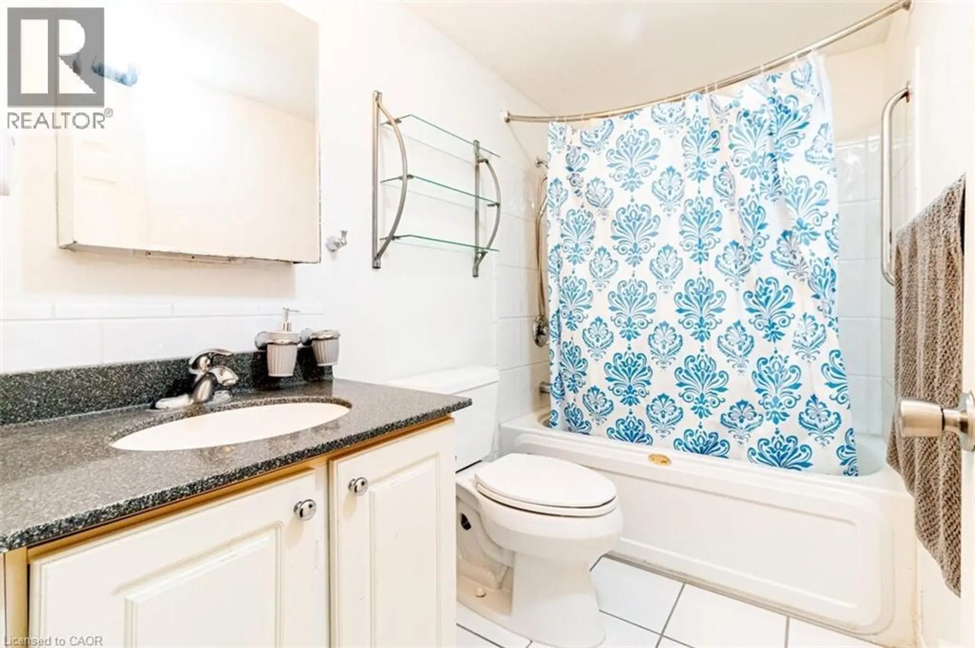 #808 8 WOODMAN DRIVE S - Image 12