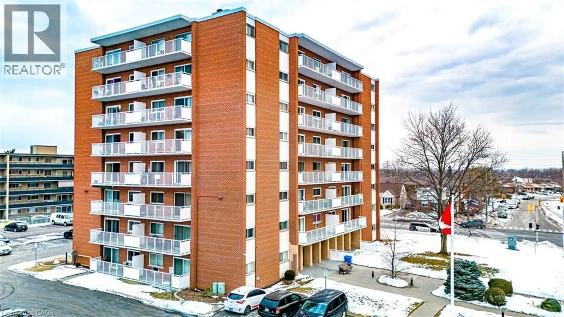 #808 8 WOODMAN DRIVE S - Image 1