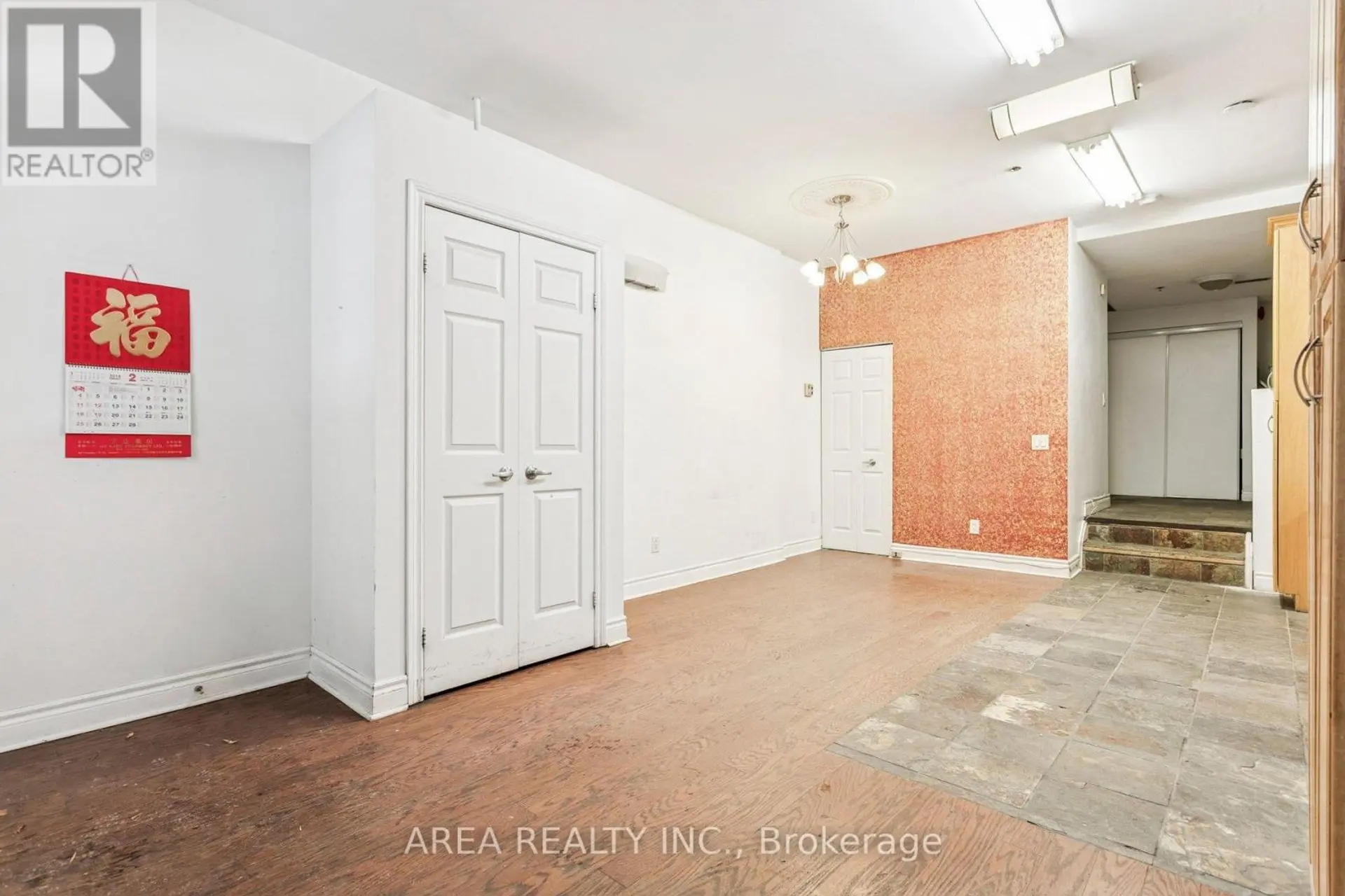 #99 99 MCCAUL STREET - Image 7