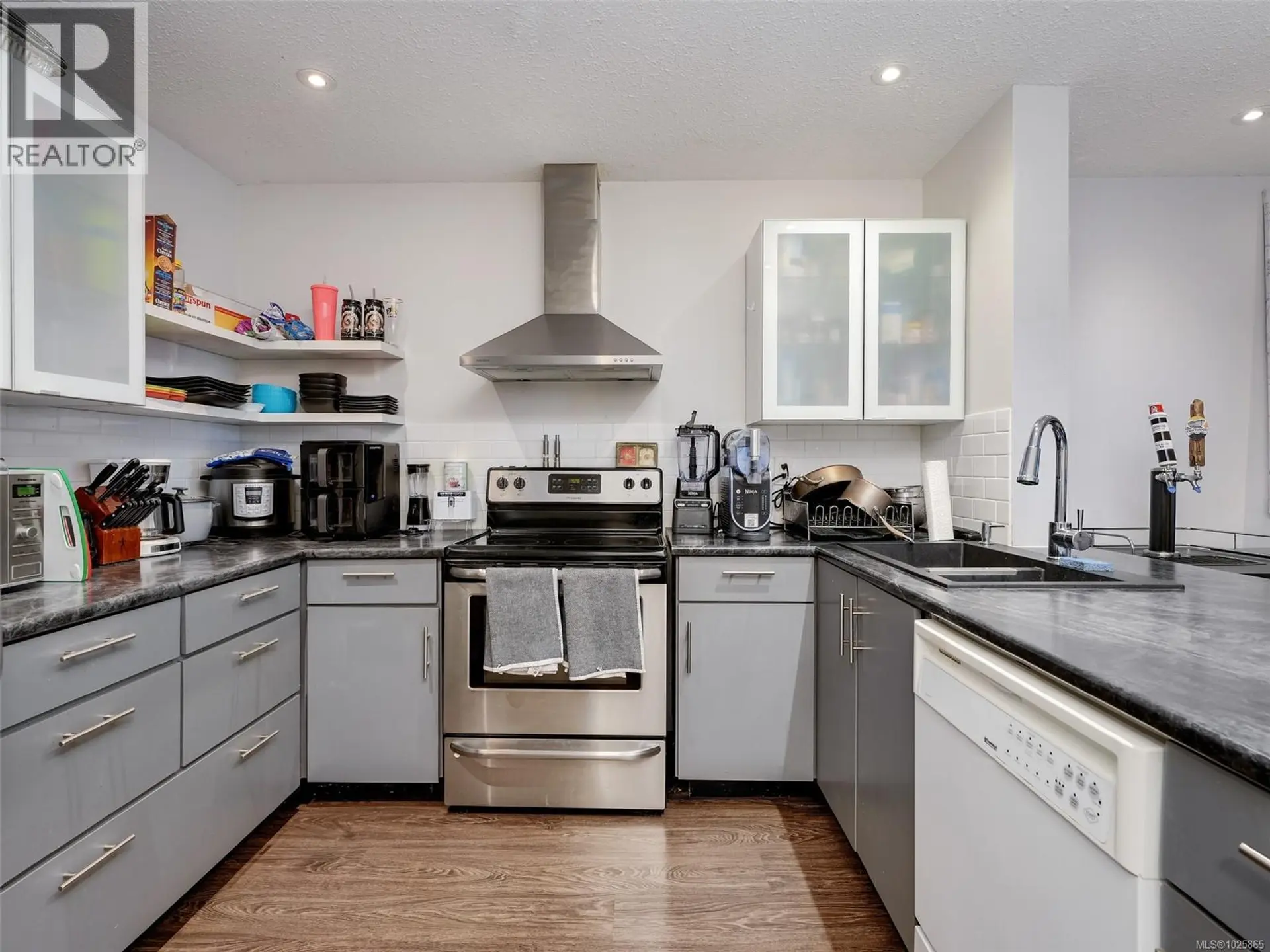 Property at #213 1745 LEIGHTON RD, Victoria, BC