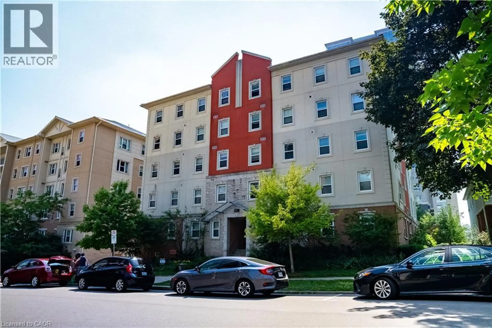 #402 253 LESTER STREET - Image 1