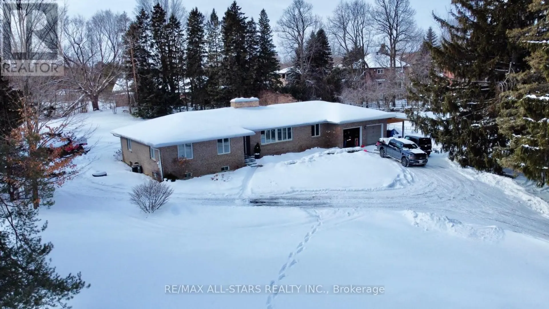 9 KENLEA COURT - Image 1