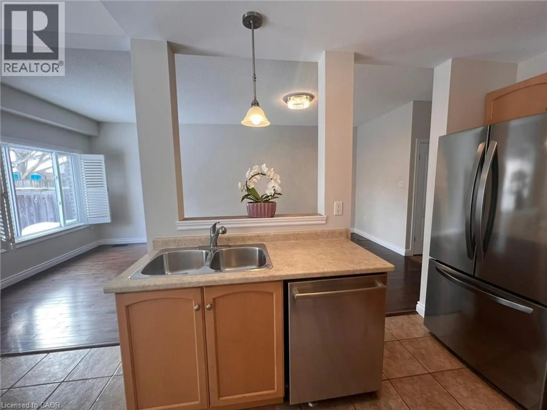 22 LIDDYCOAT Lane - Image 4