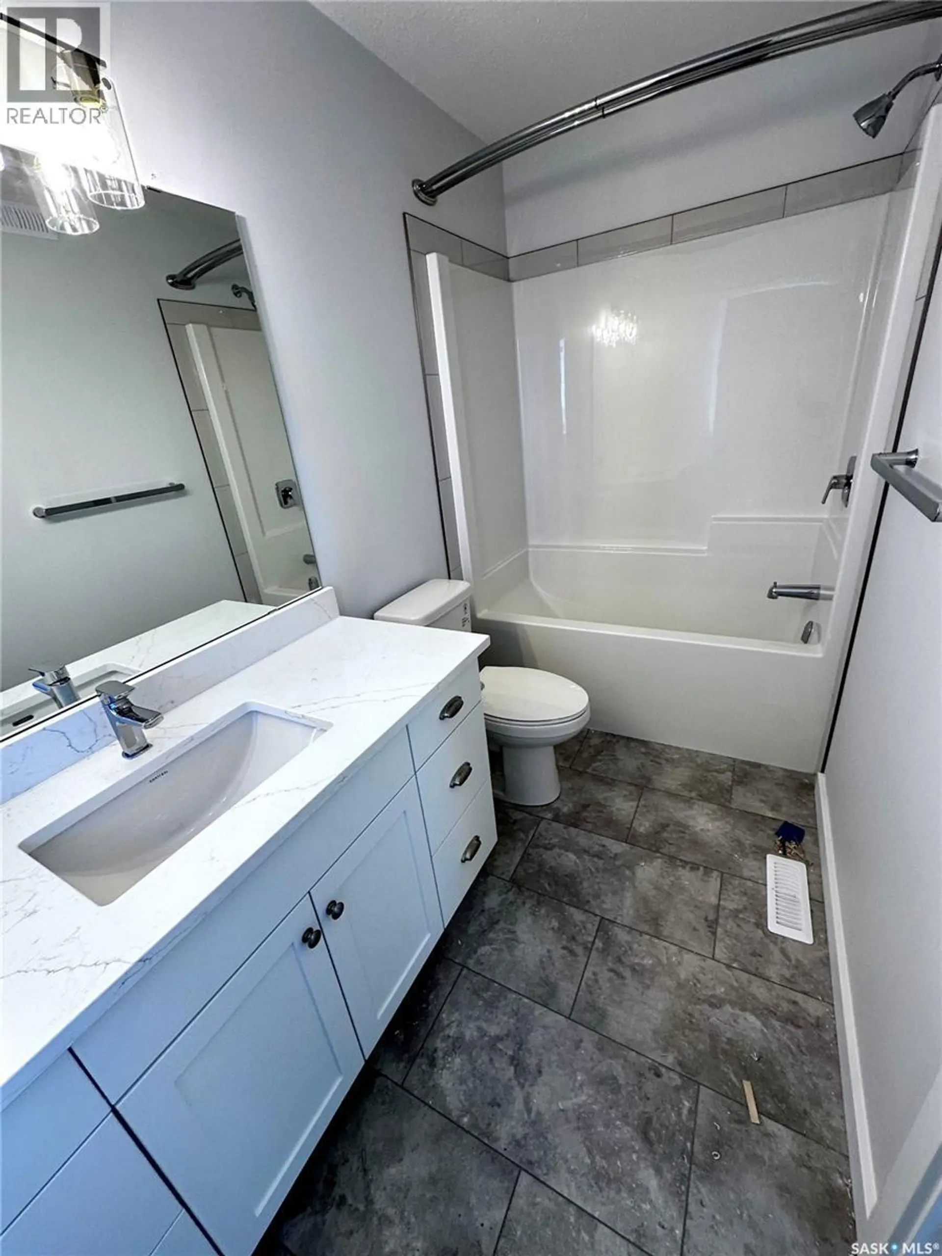 1121 CAMDEN GARDENS - Image 7