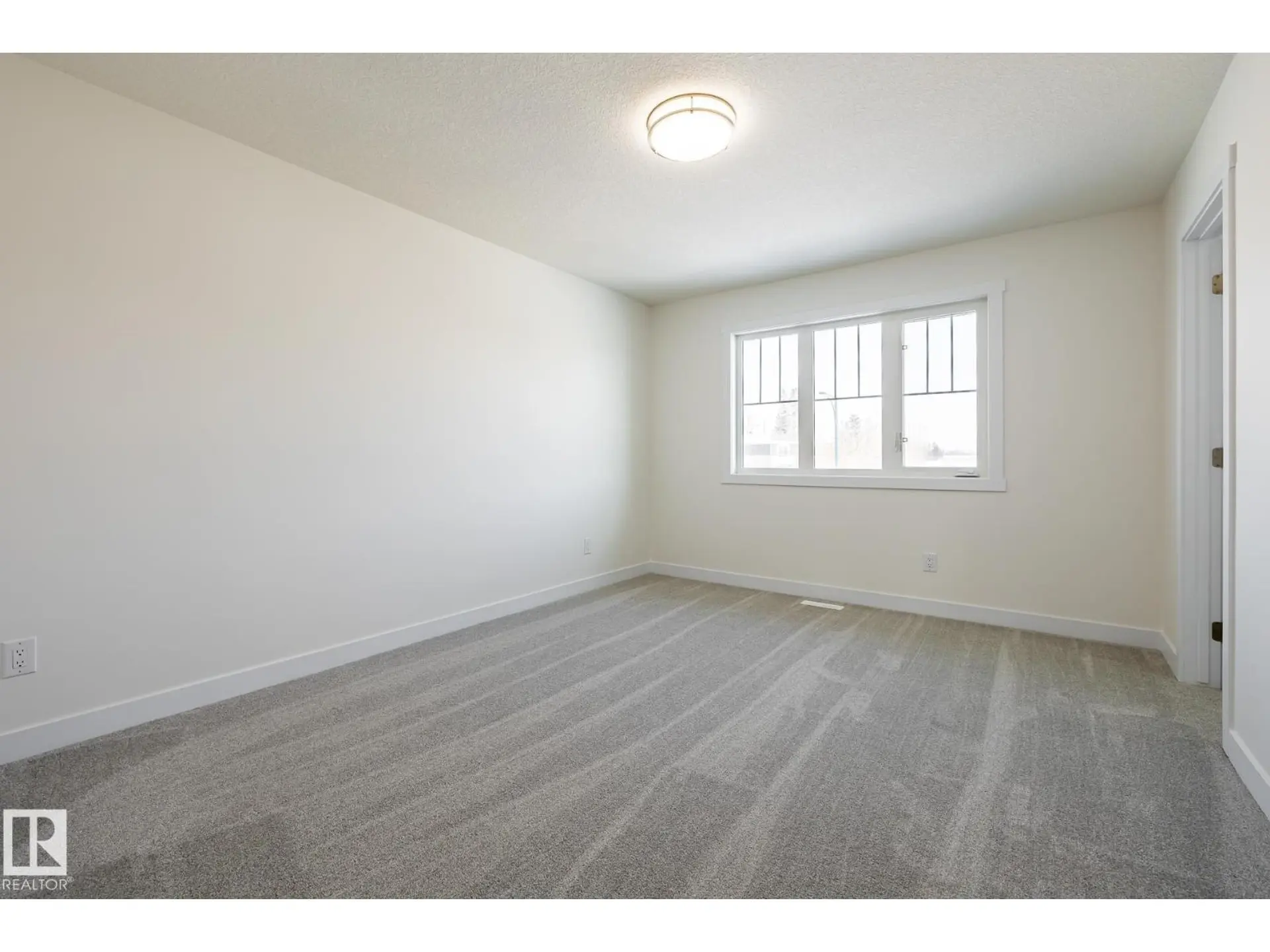 1531 211 ST NW - Image 13