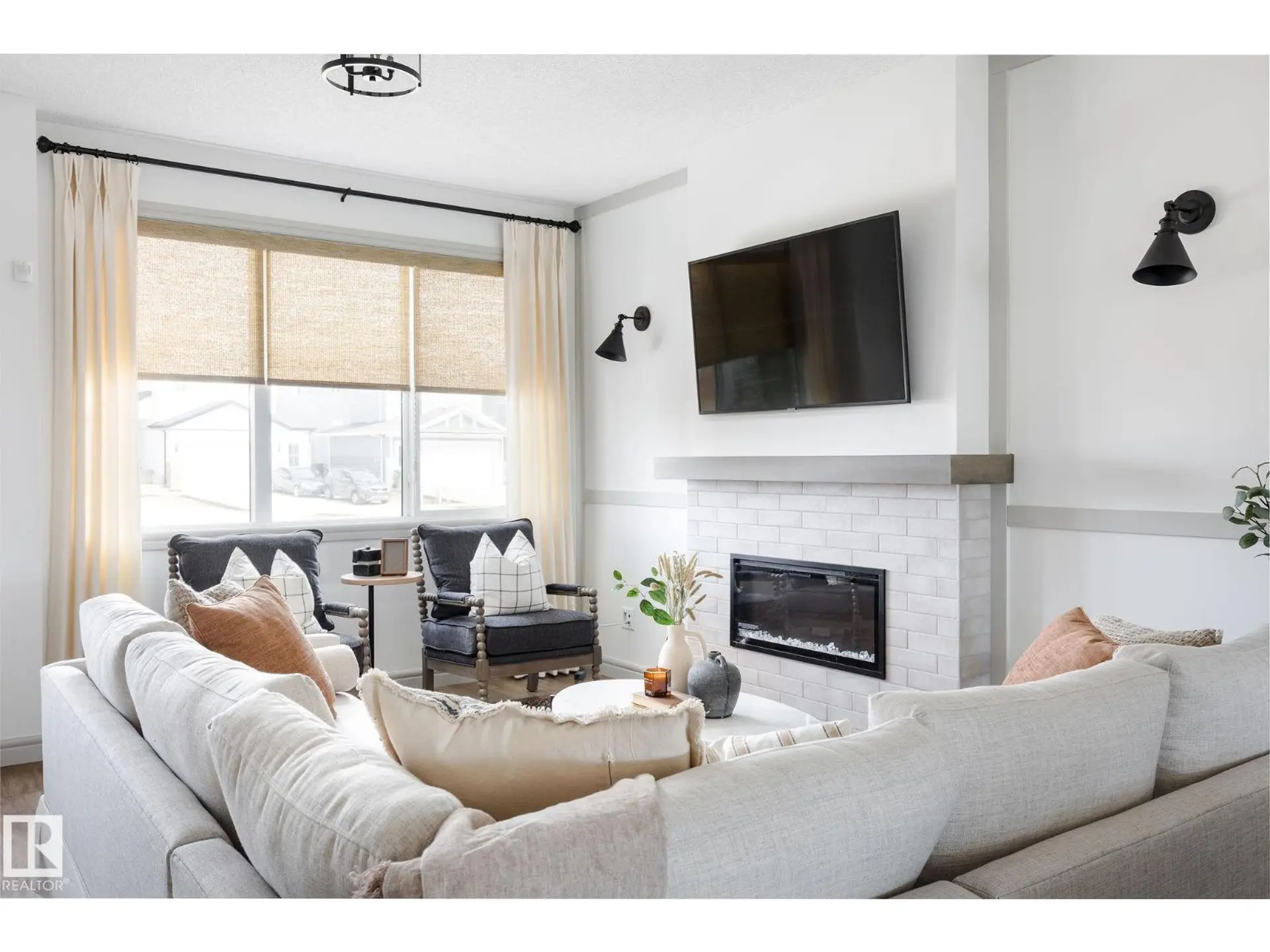 21204 25 AV NW - Image 2