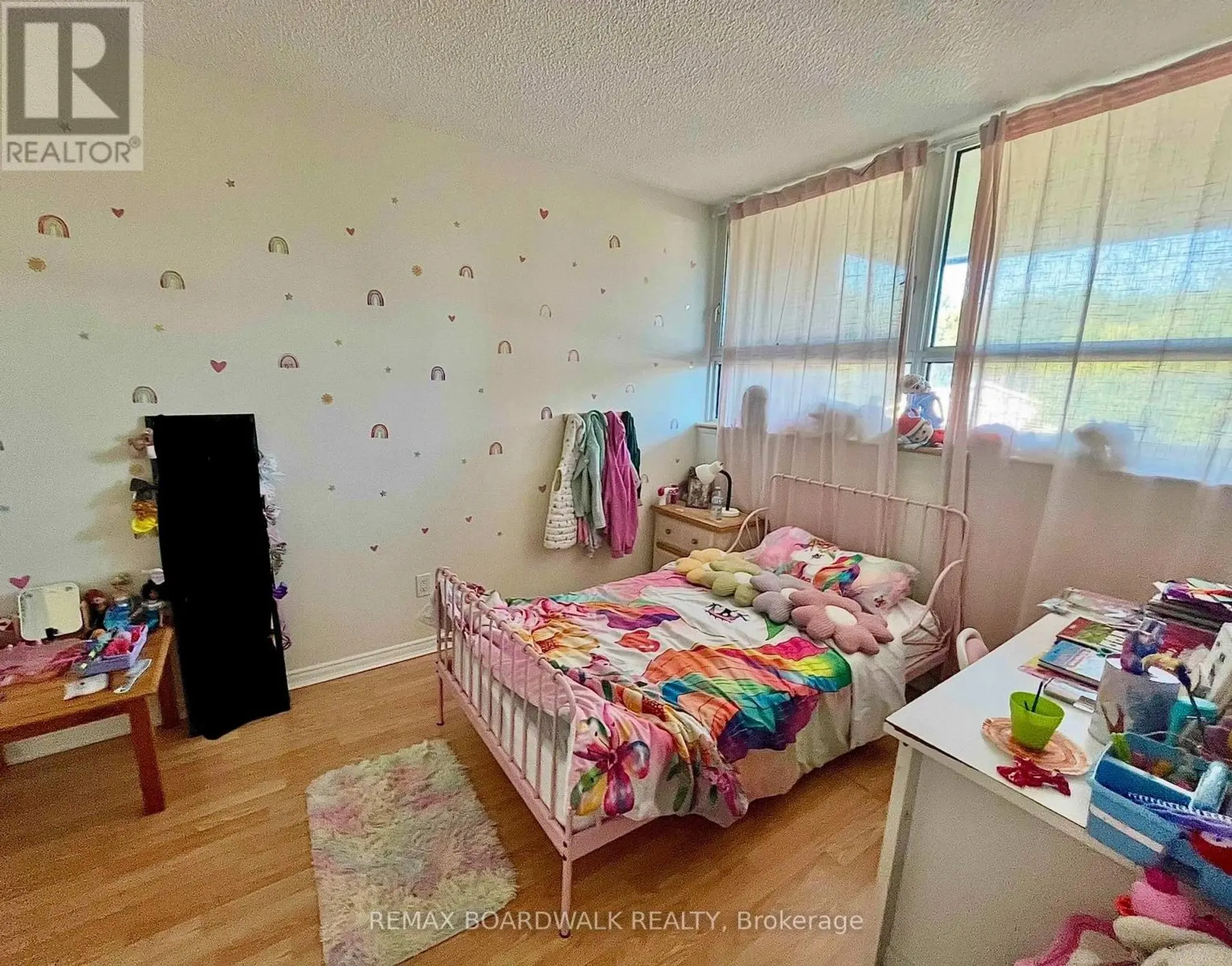 #407 555 BRITTANY DRIVE - Image 6