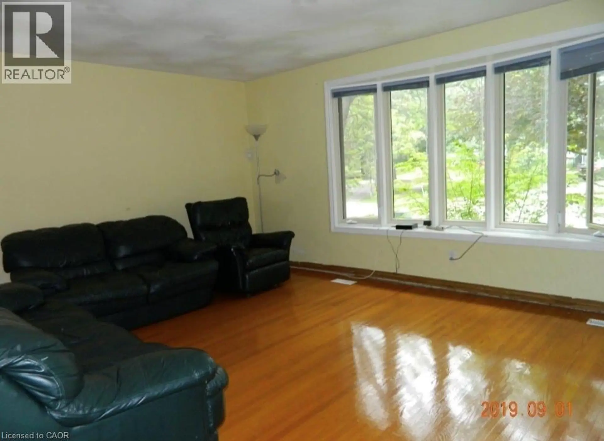 134 GREENBRIER Drive - Image 3