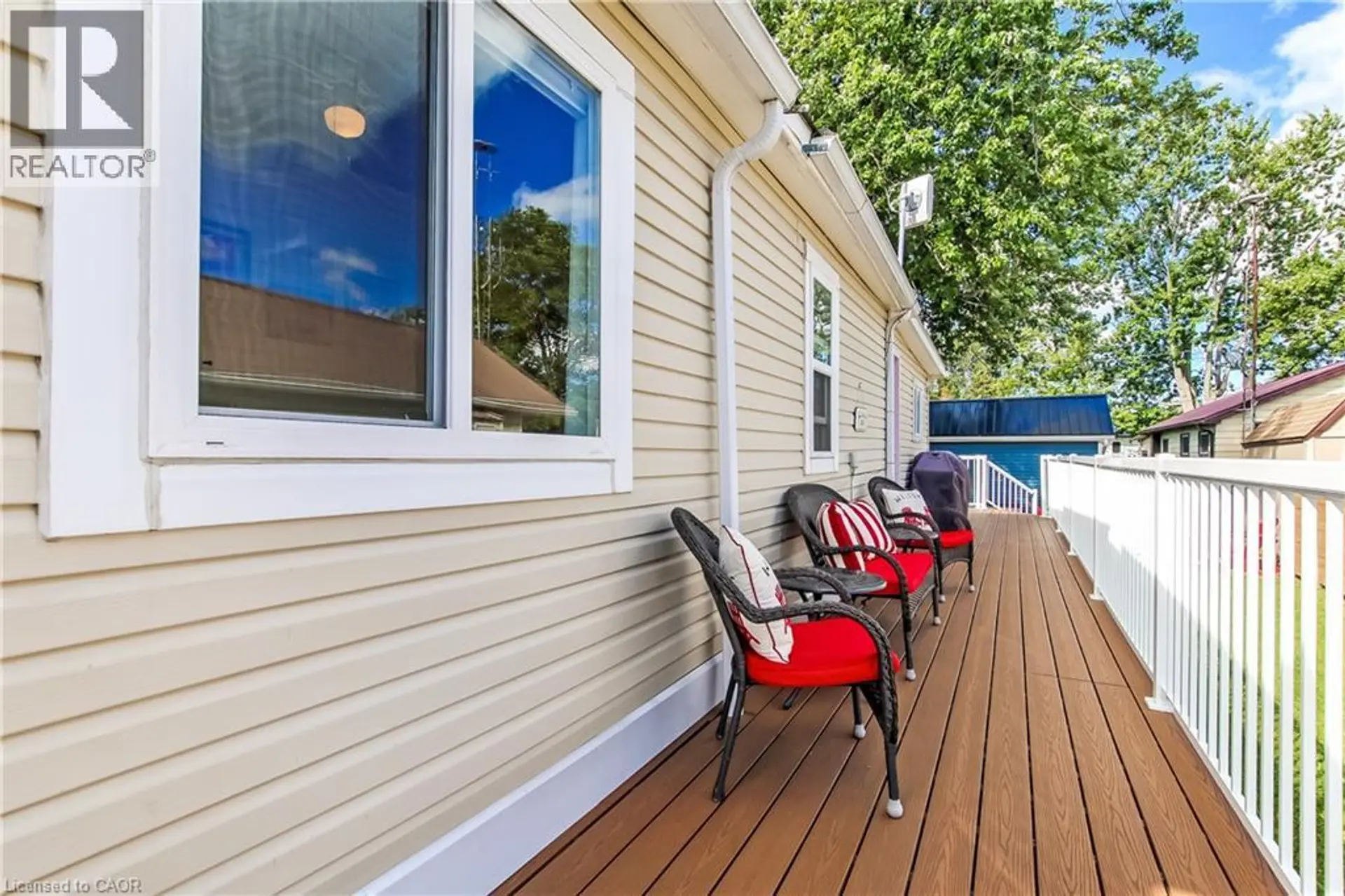 10 FOURTH Avenue - Image 3
