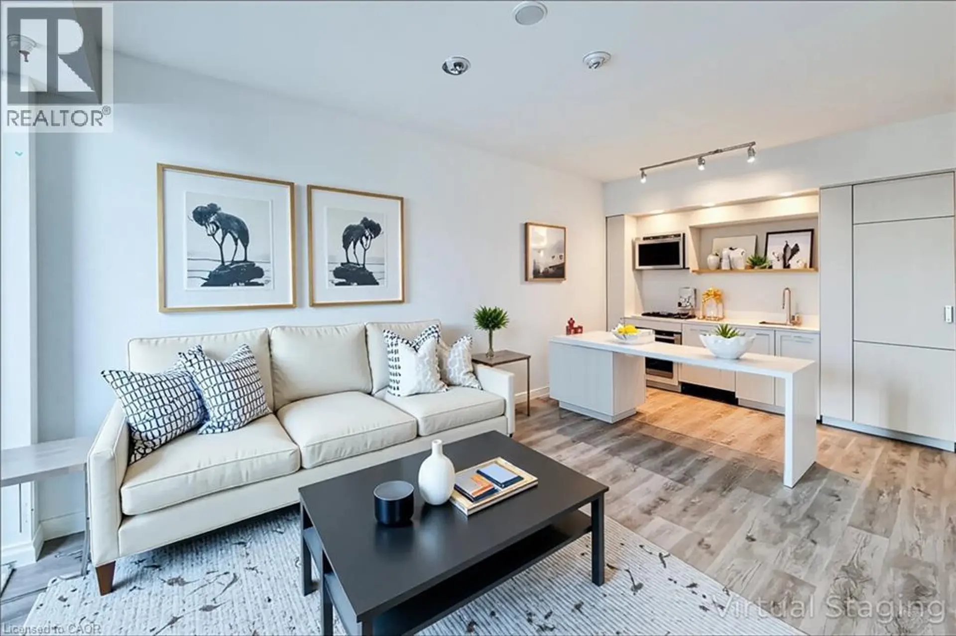 #909 370 MARTHA STREET - Image 2