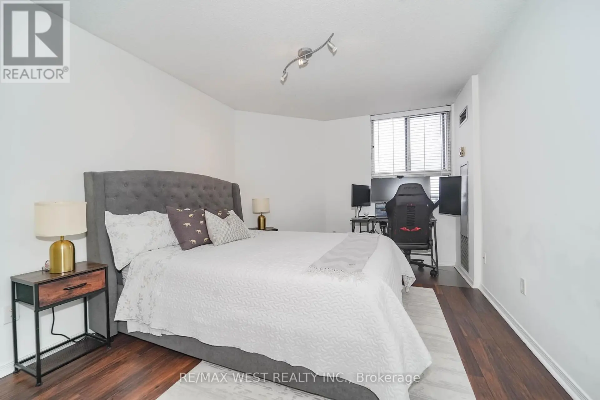 #PH10 234 ALBION ROAD - Image 5