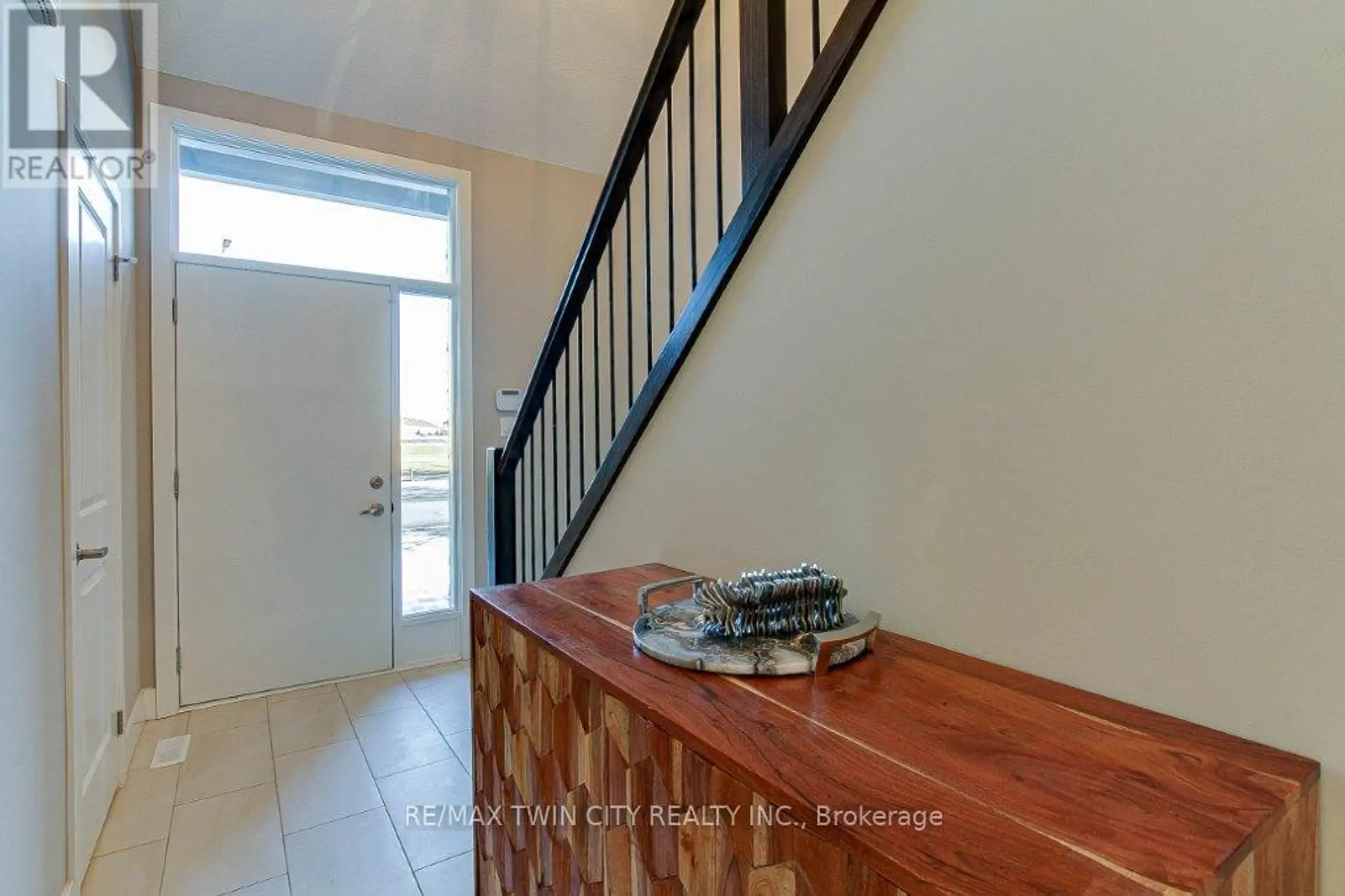 2100 EVANS BOULEVARD - Image 3