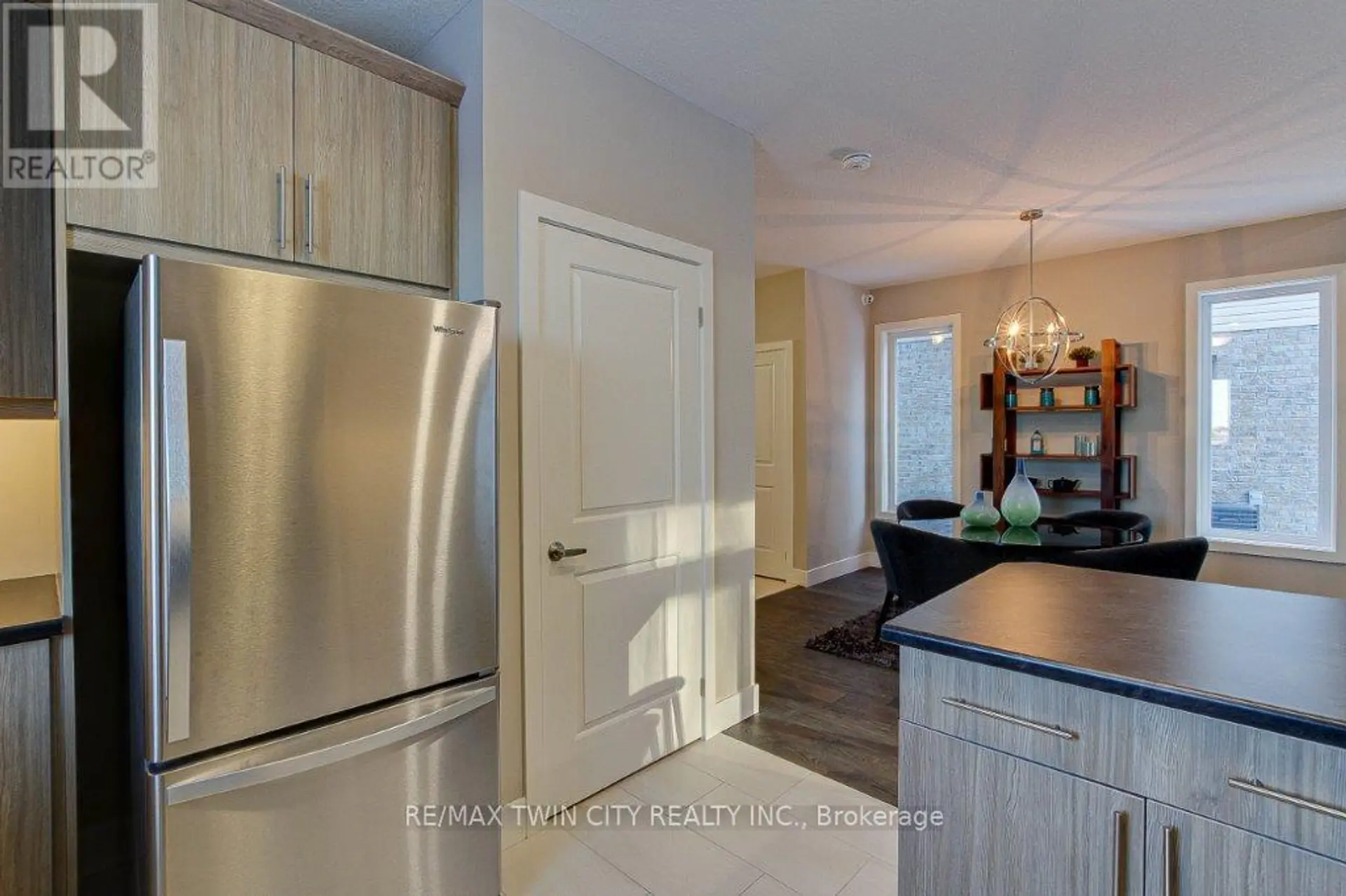 2100 EVANS BOULEVARD - Image 8