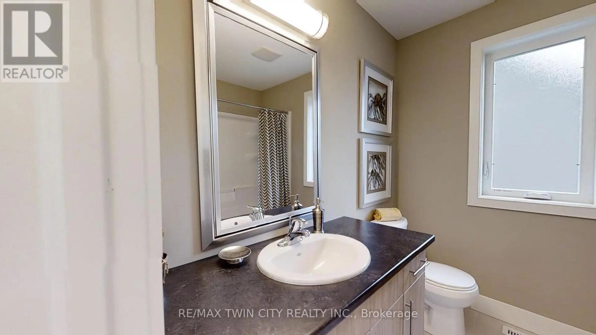 2250 SOUTHPORT CRESCENT - Image 12