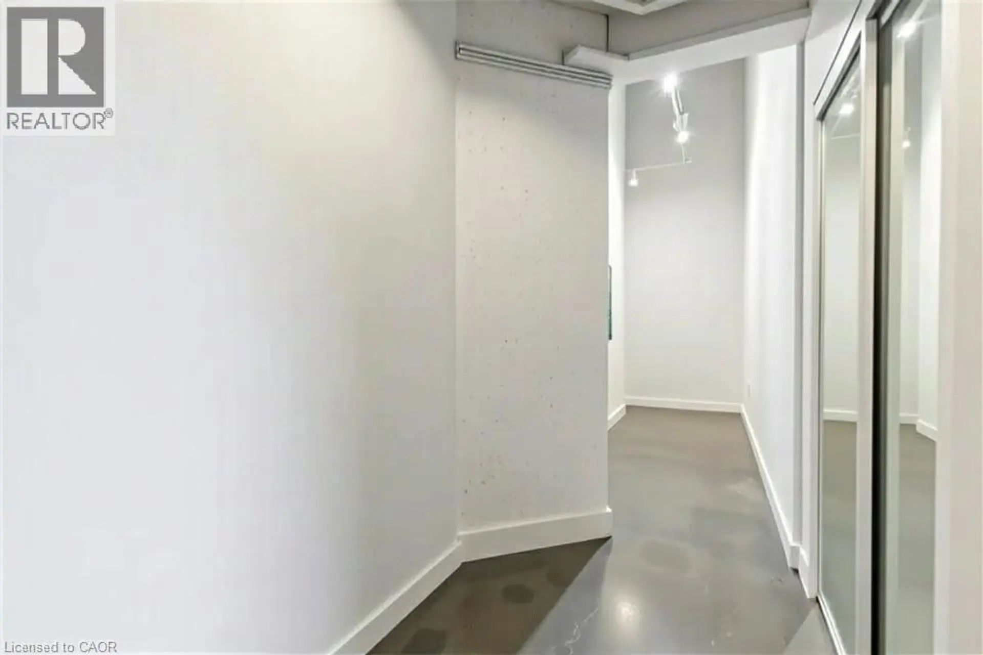 #106 66 BAY Street - Image 6