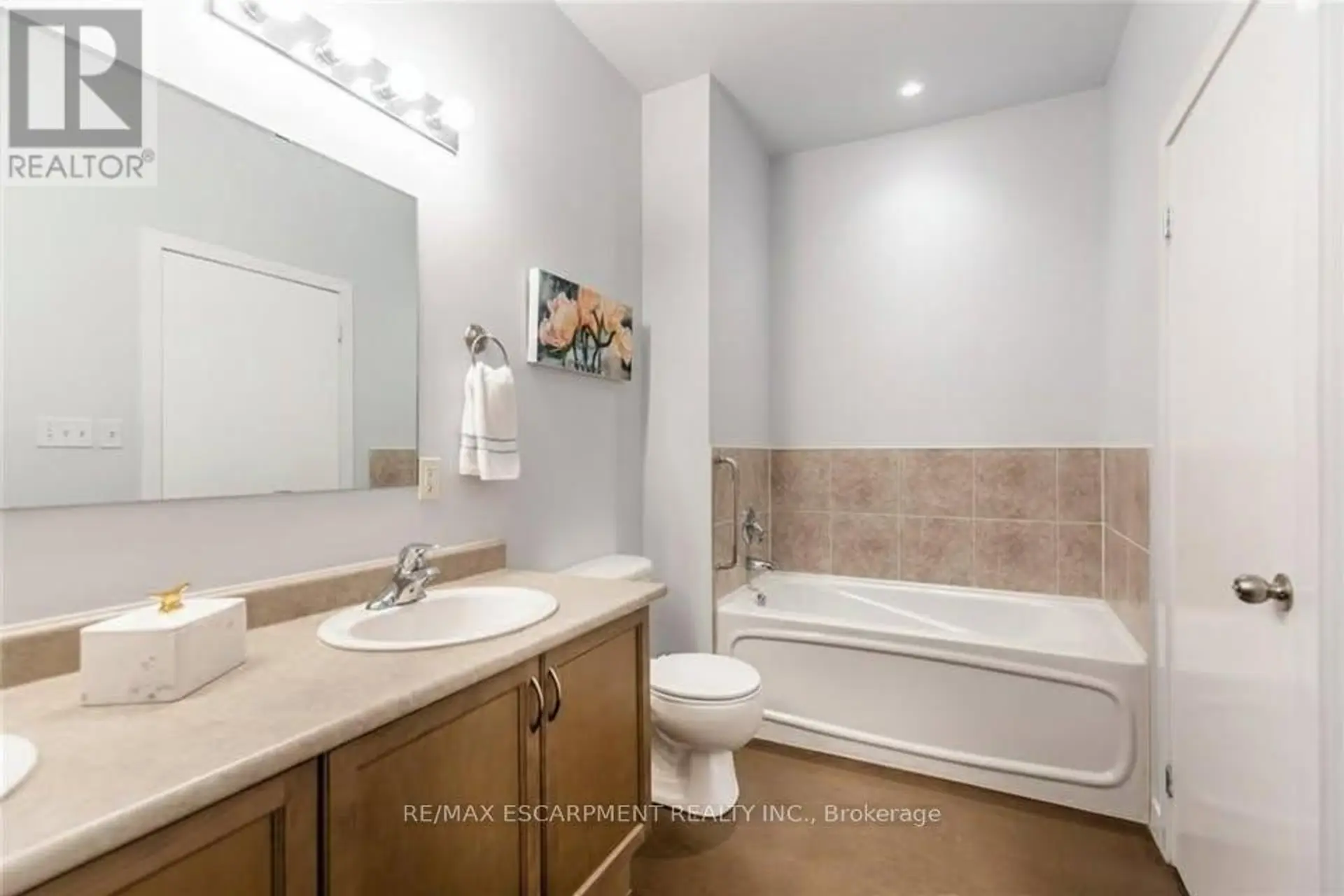 #106 66 BAY STREET S - Image 15