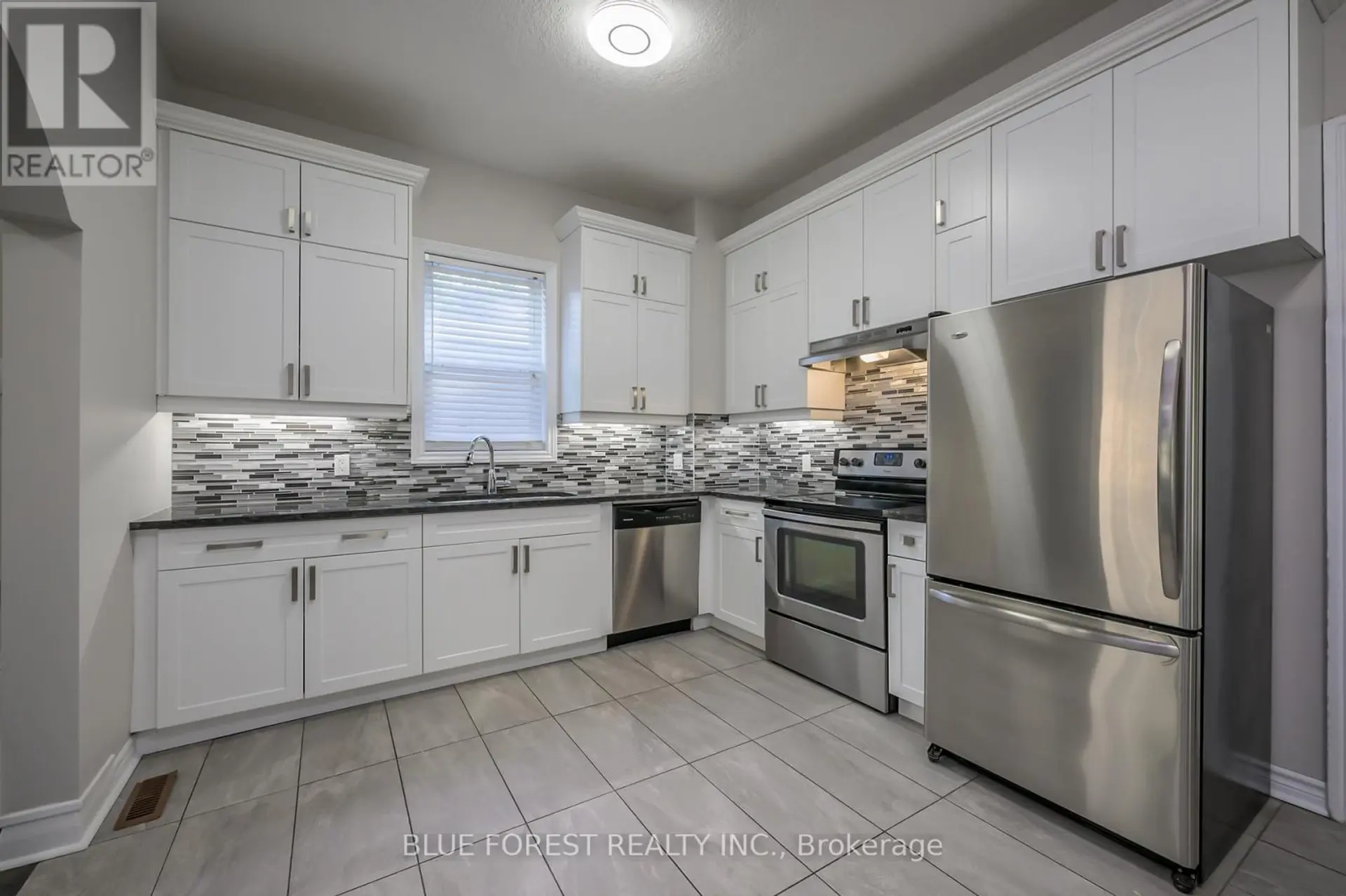 175 SYDENHAM STREET - Image 4
