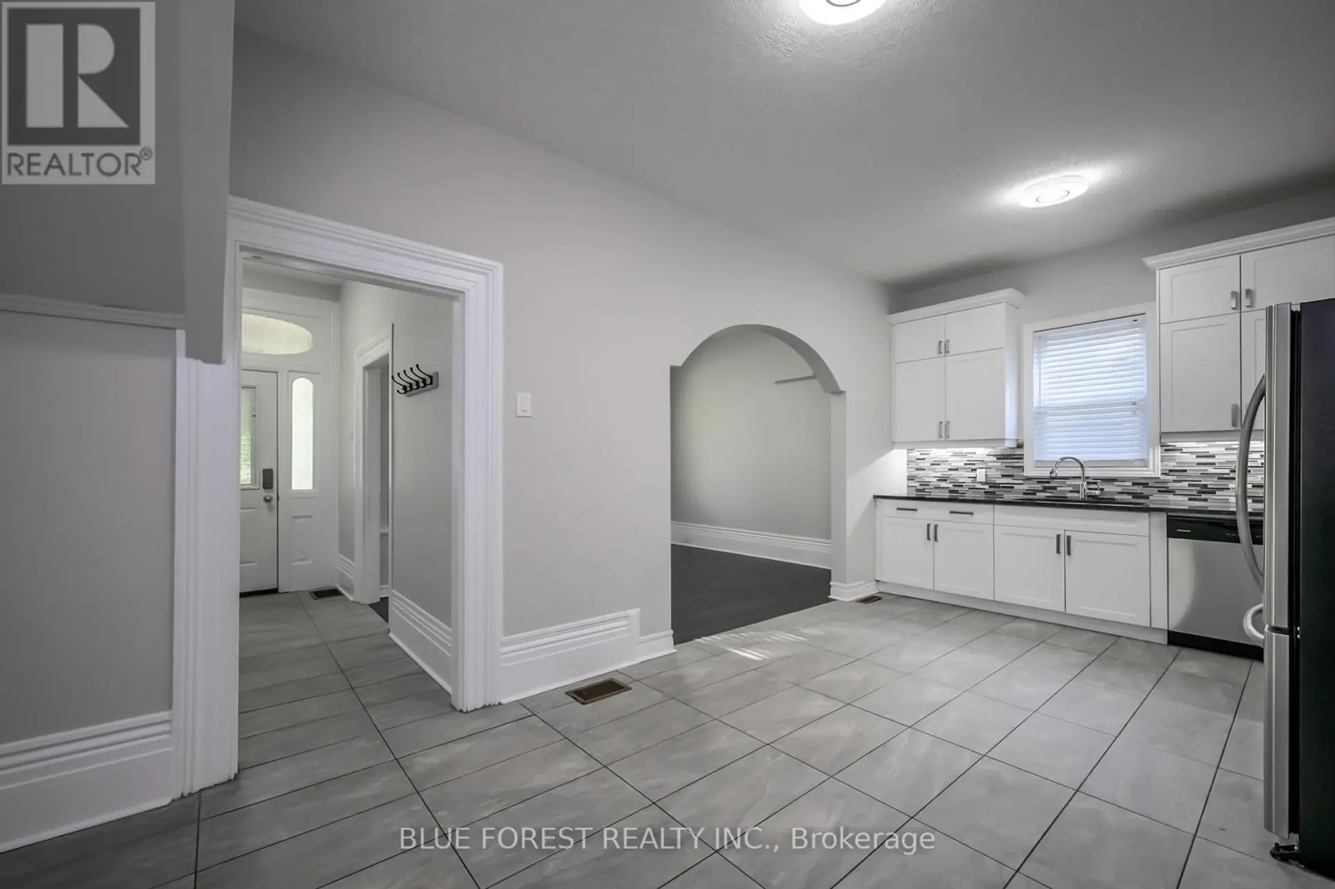 175 SYDENHAM STREET - Image 6