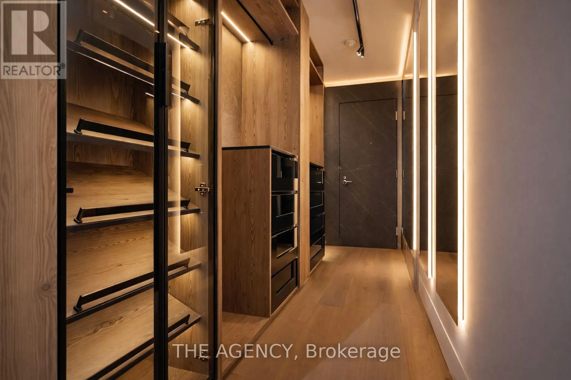 #704 75 PORTLAND STREET - Image 12