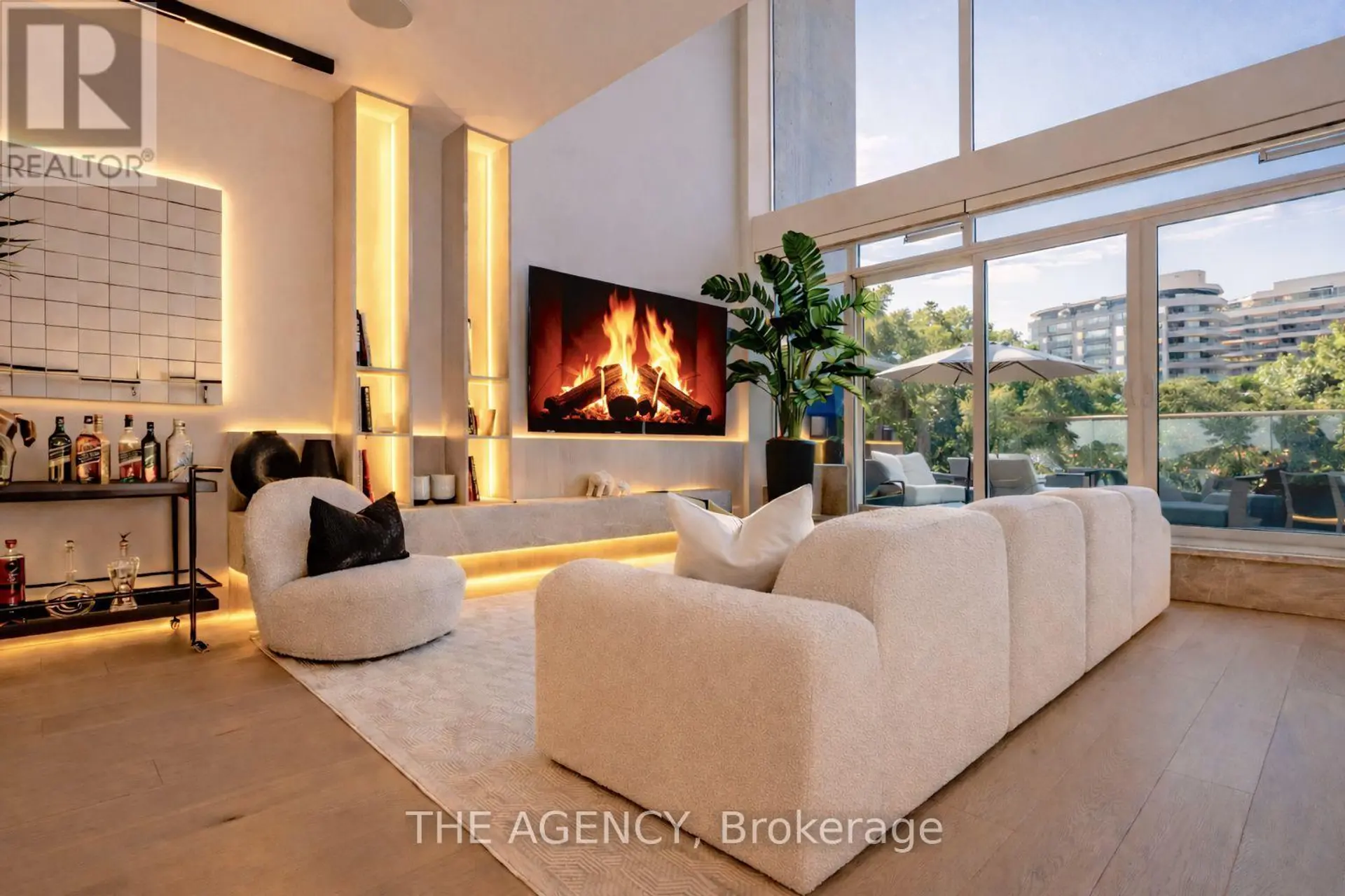 #704 75 PORTLAND STREET - Image 2